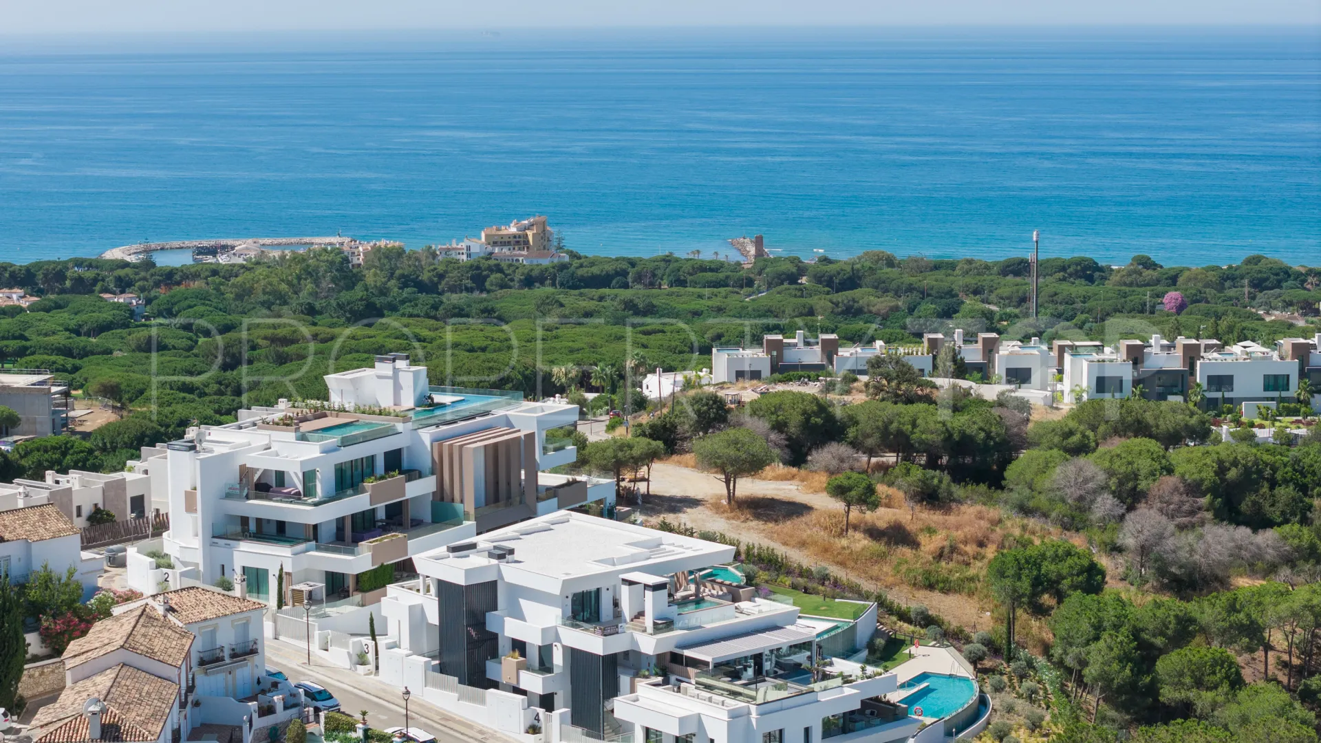 For sale Cabopino ground floor apartment with 3 bedrooms