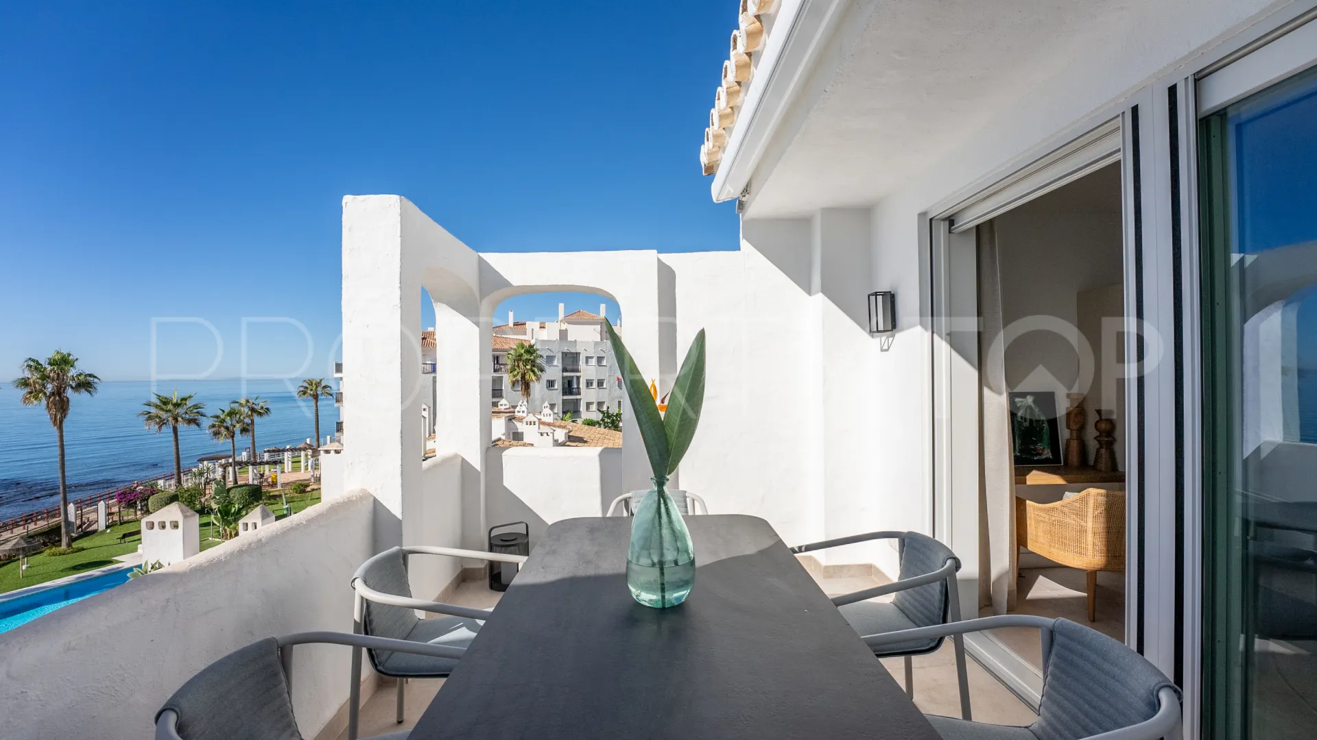 Calahonda Playa, atico duplex con 2 dormitorios a la venta