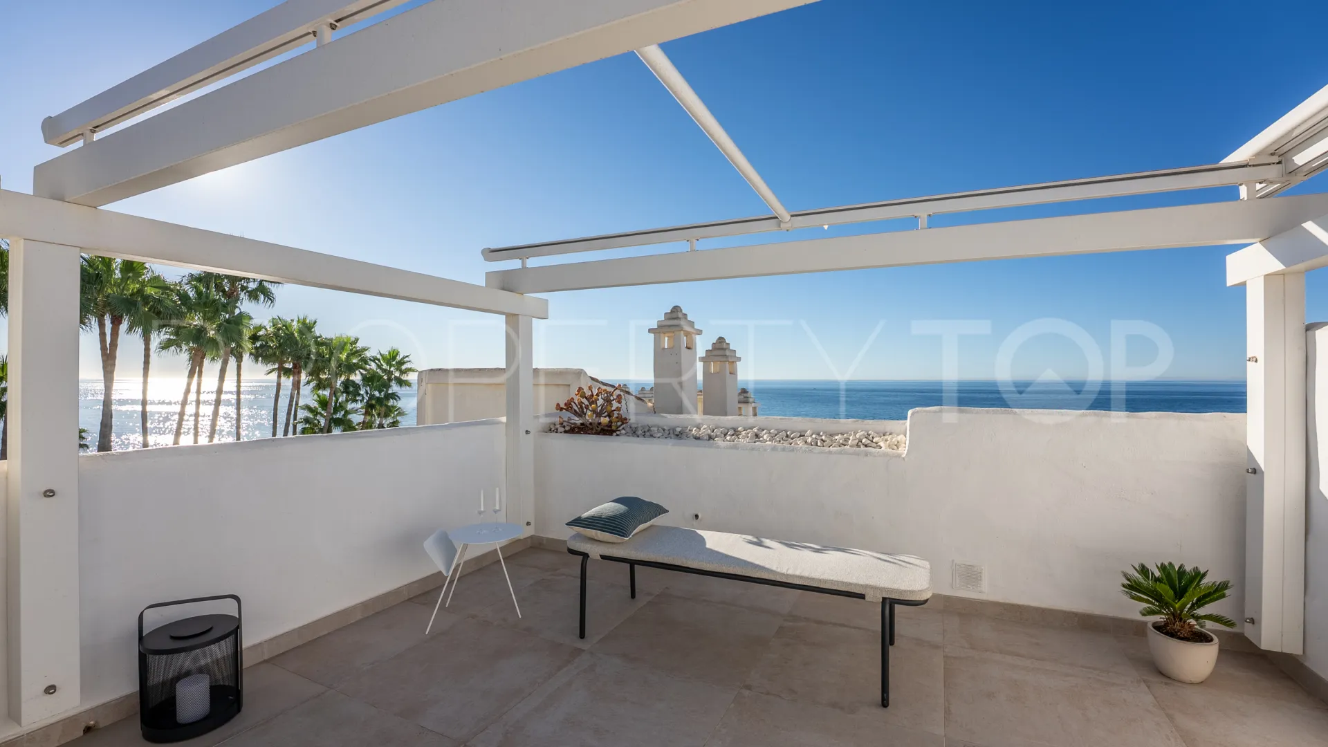 Calahonda Playa, atico duplex con 2 dormitorios a la venta