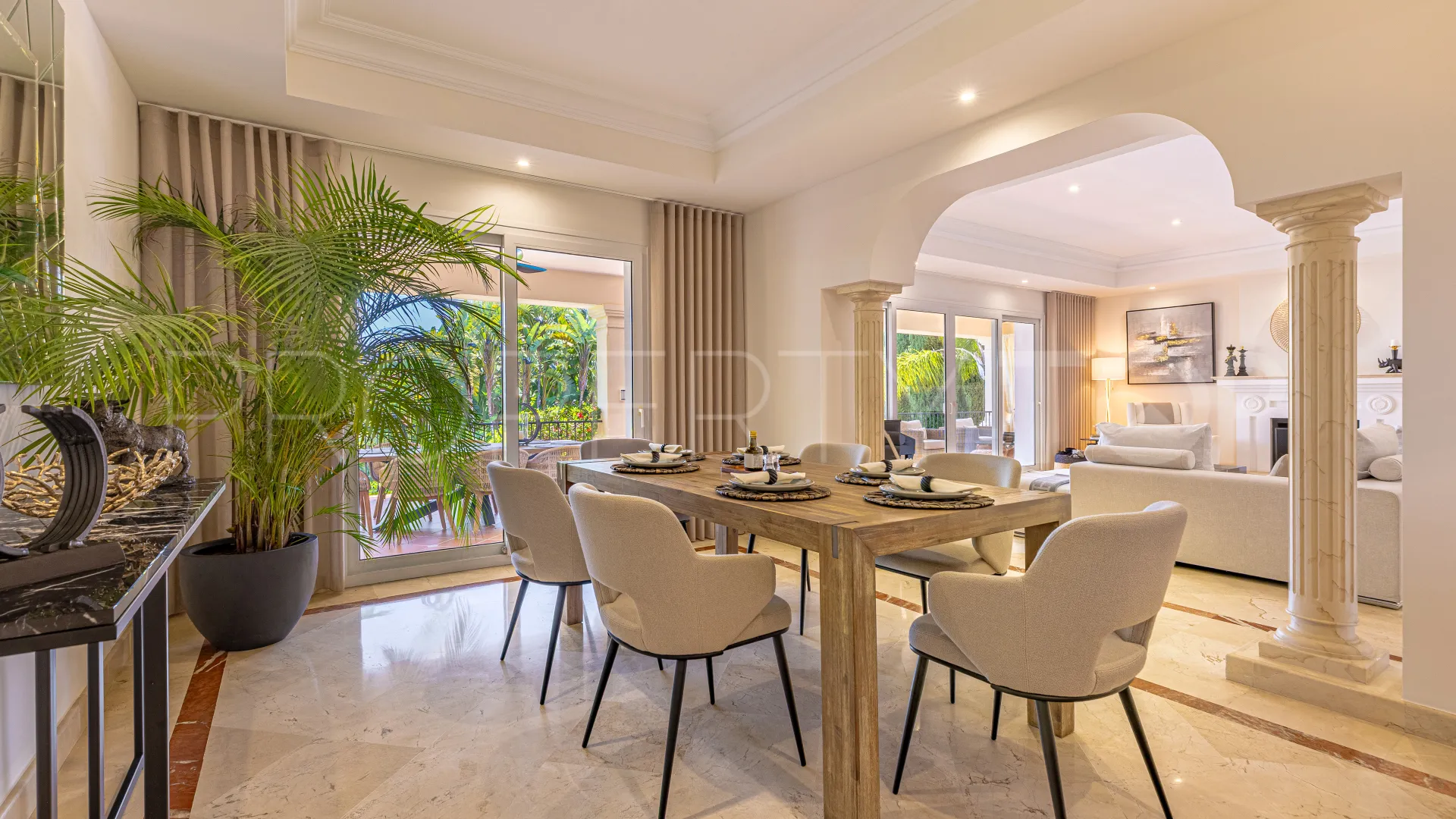 Buy villa in Los Flamingos with 6 bedrooms
