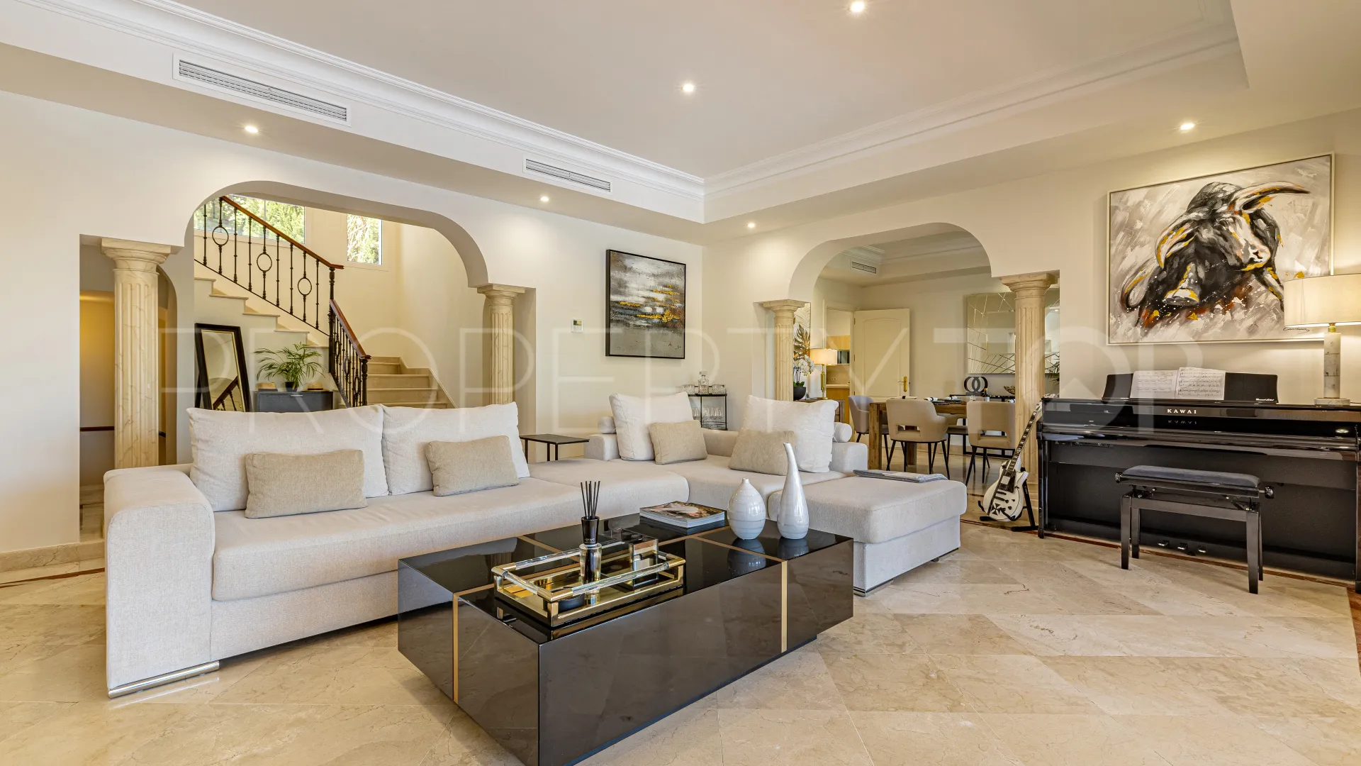 Buy villa in Los Flamingos with 6 bedrooms