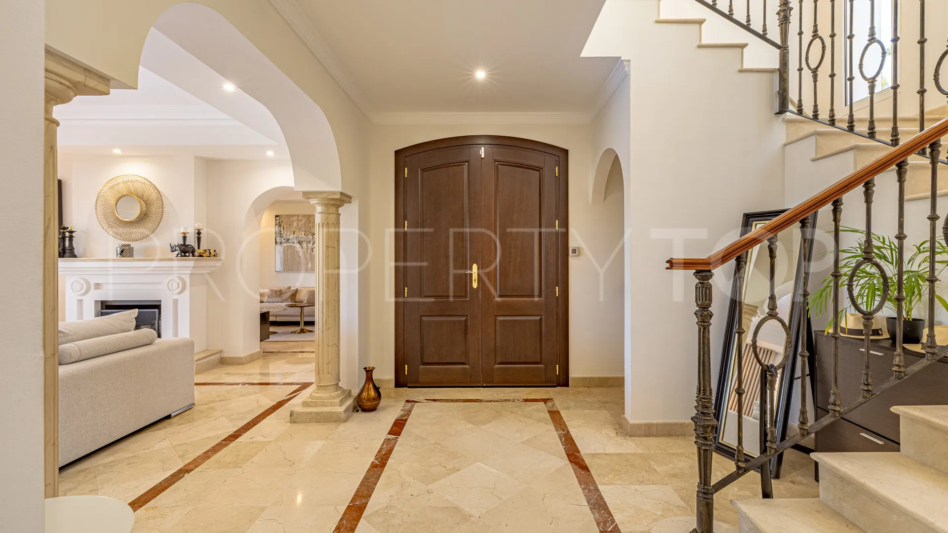Buy villa in Los Flamingos with 6 bedrooms