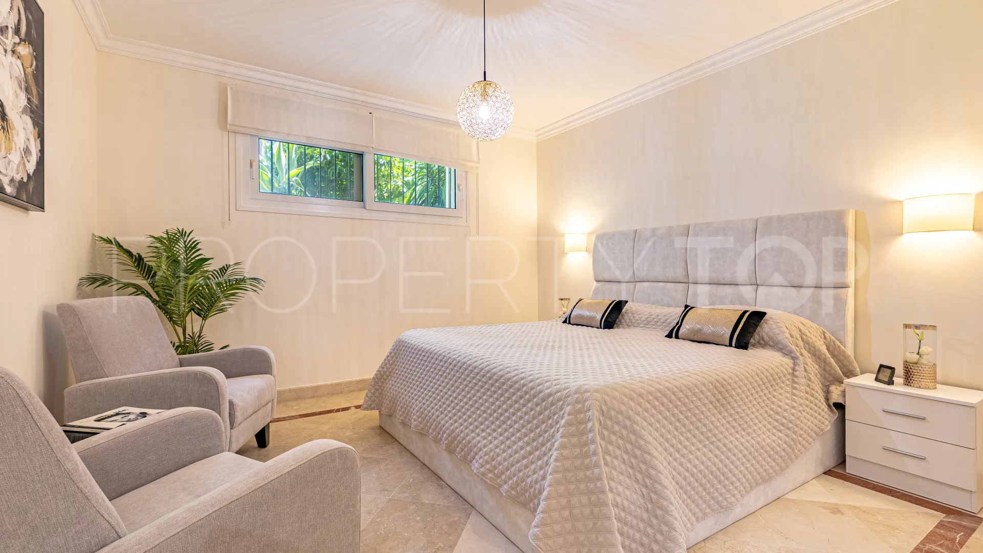 Buy villa in Los Flamingos with 6 bedrooms