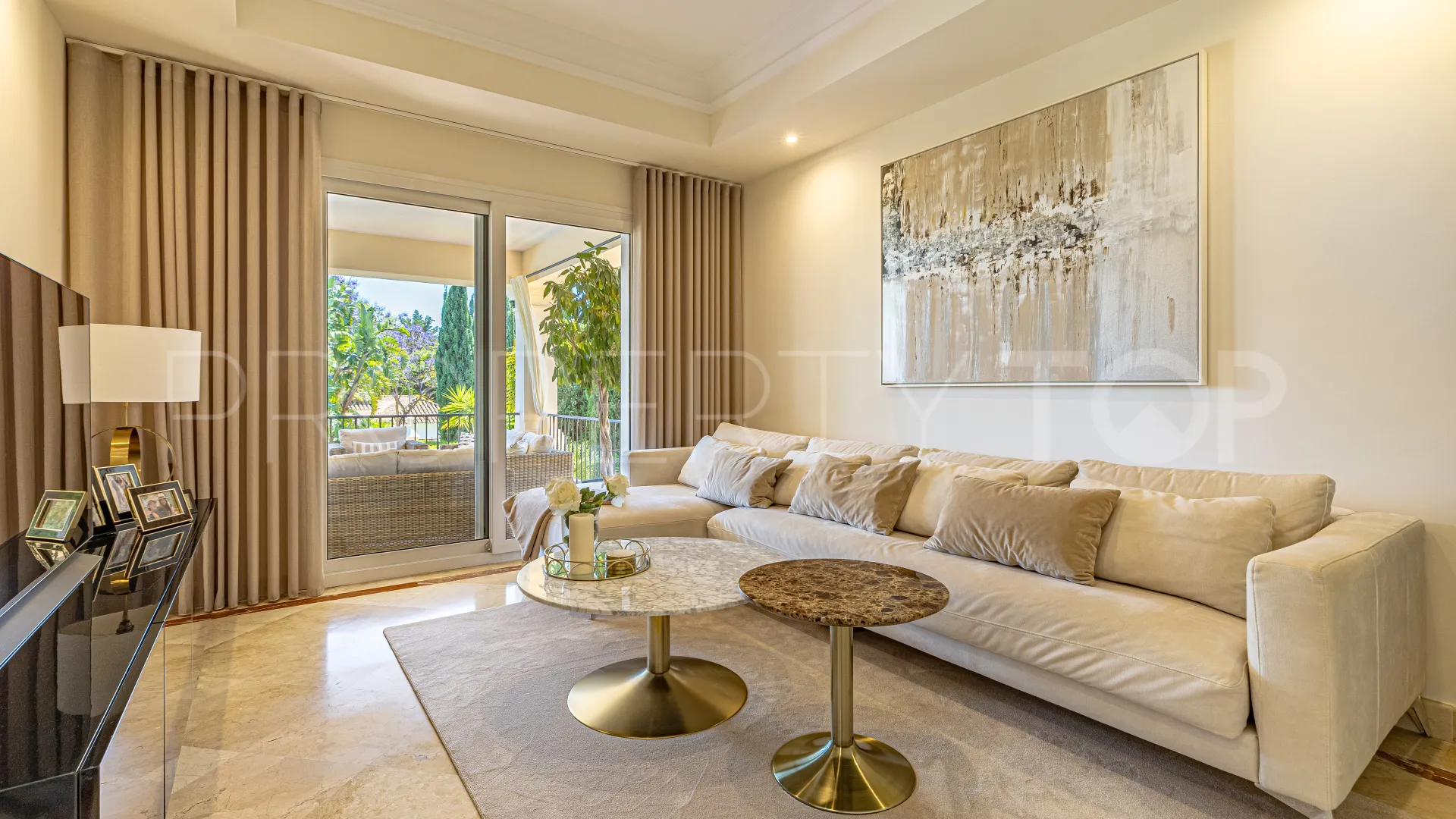 Buy villa in Los Flamingos with 6 bedrooms
