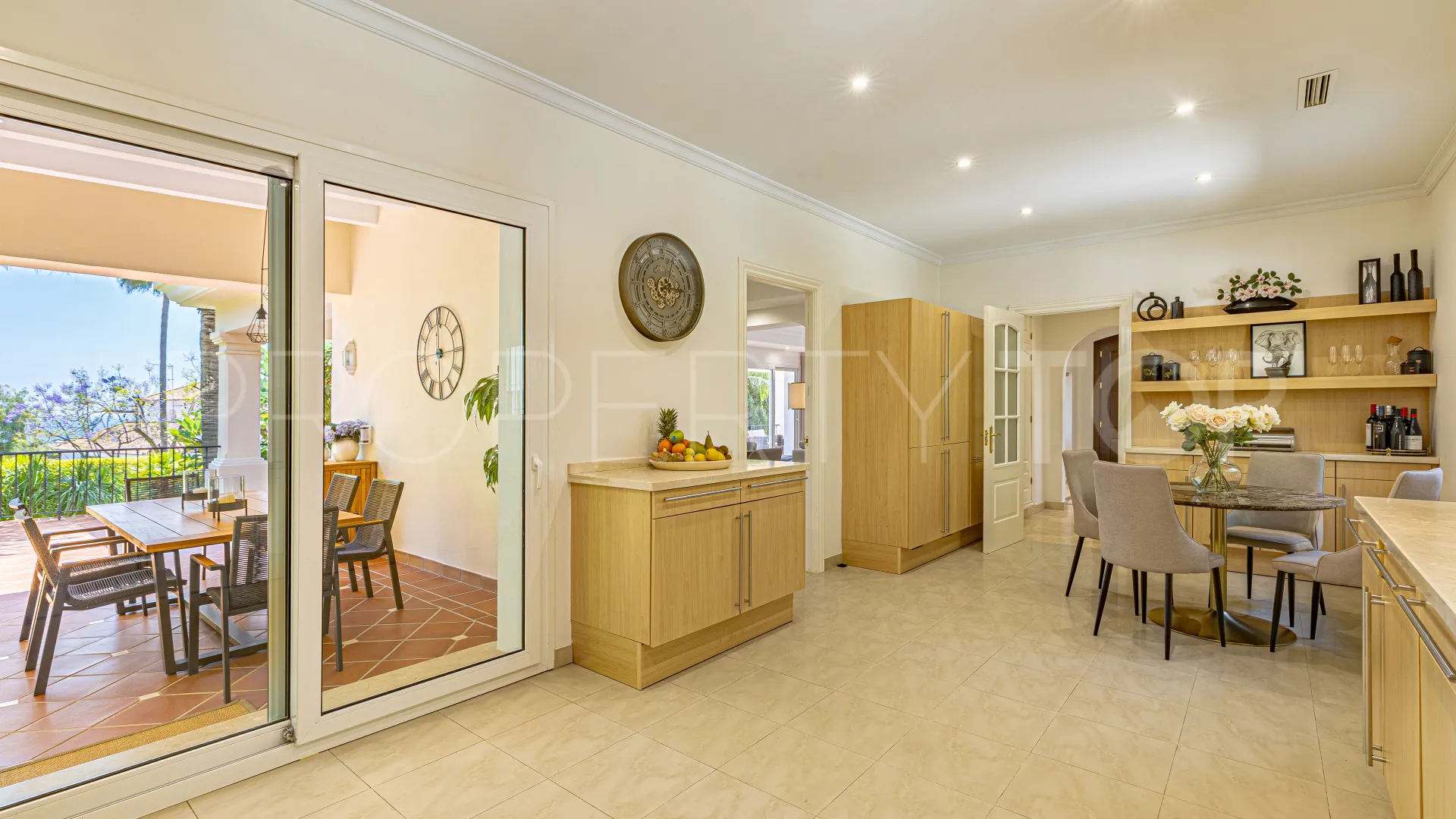 Buy villa in Los Flamingos with 6 bedrooms