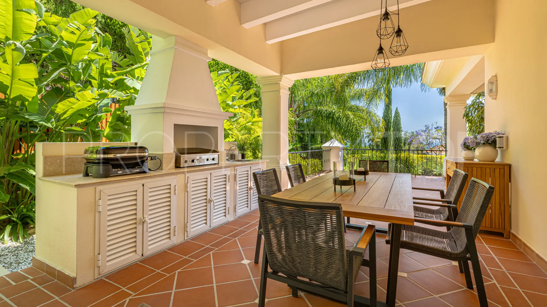 Buy villa in Los Flamingos with 6 bedrooms