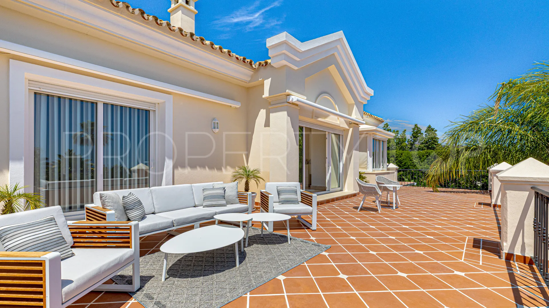 Buy villa in Los Flamingos with 6 bedrooms