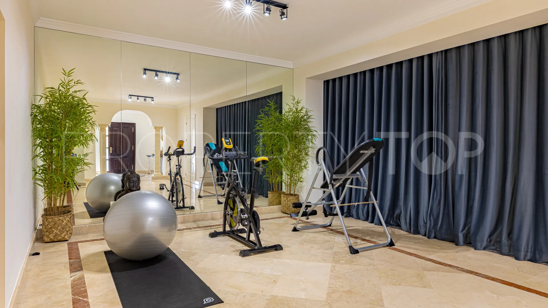 Buy villa in Los Flamingos with 6 bedrooms