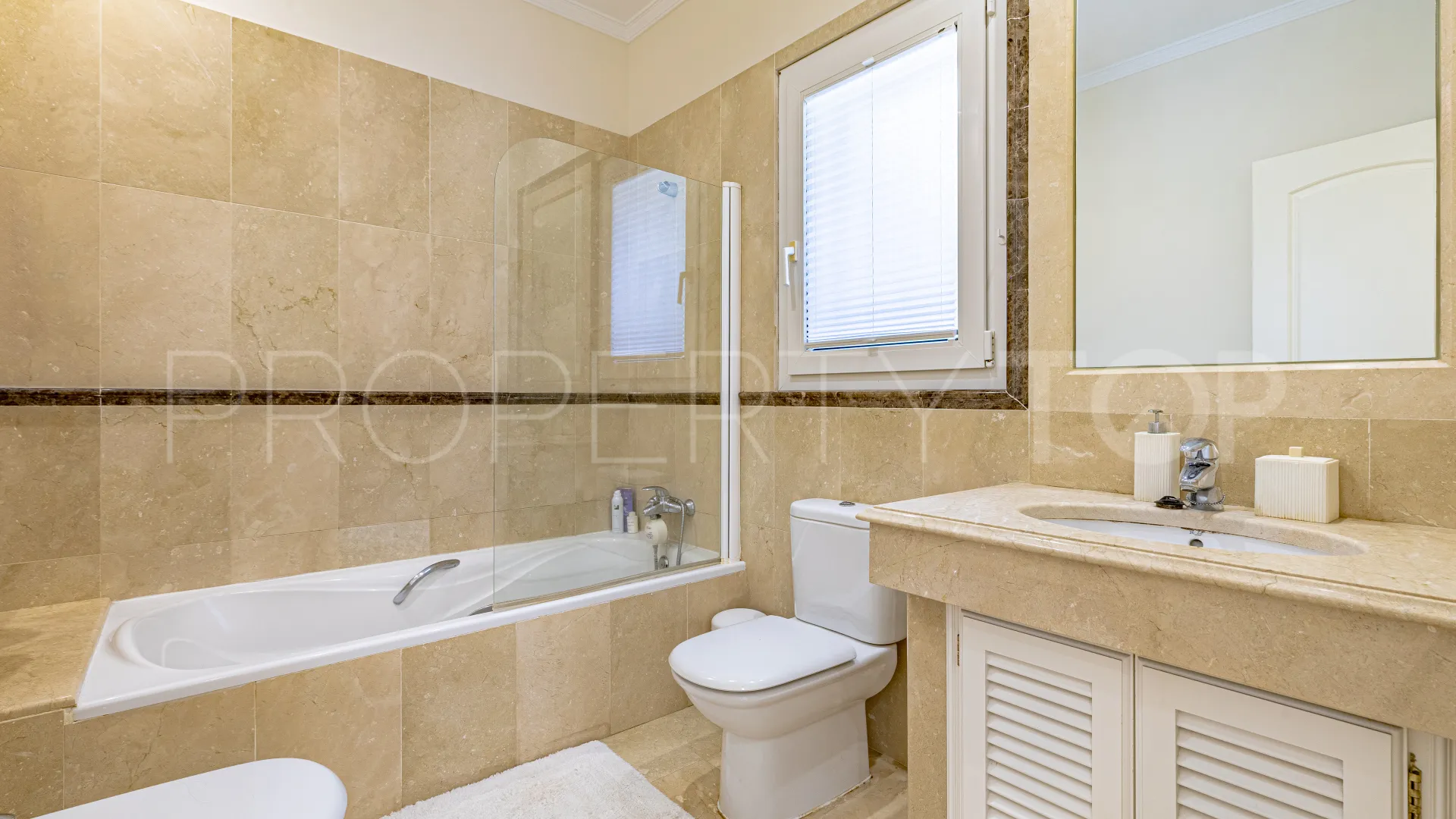 Buy villa in Los Flamingos with 6 bedrooms