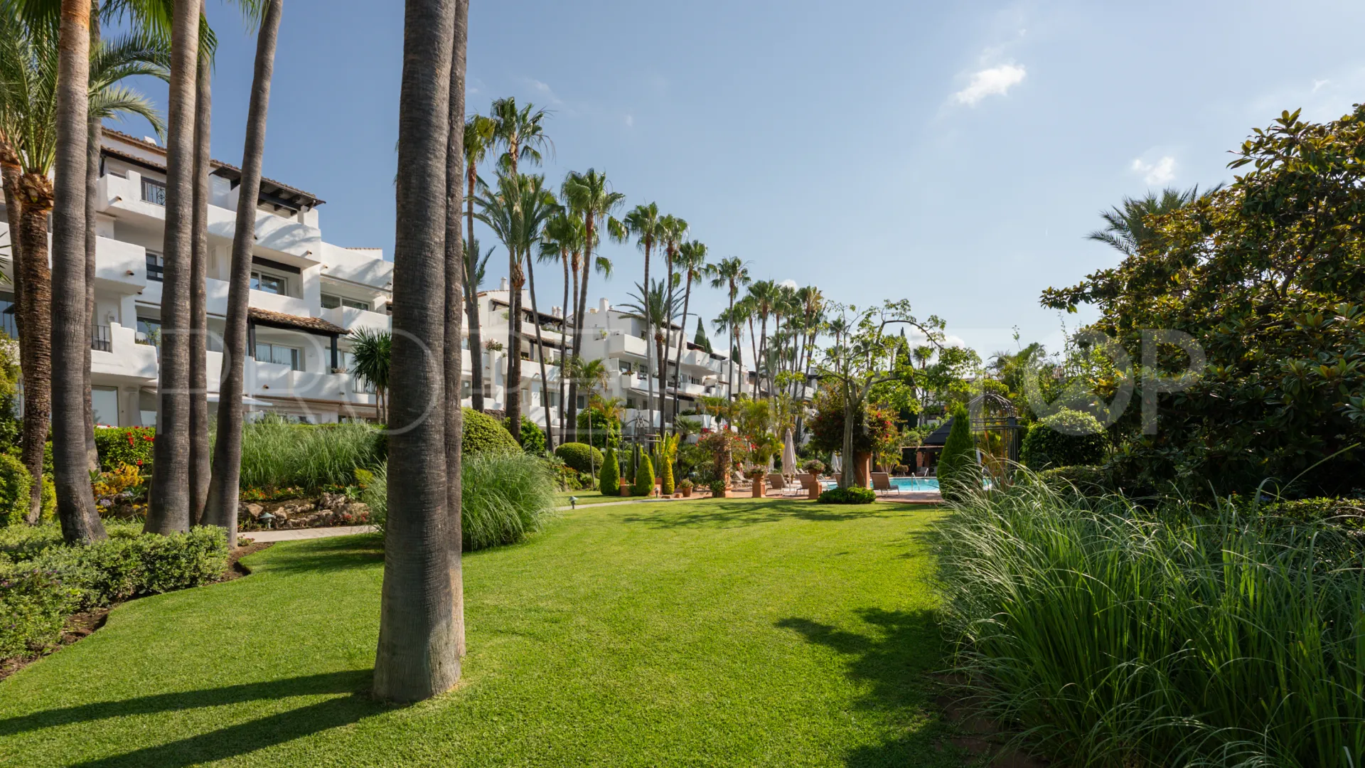 For sale 4 bedrooms duplex penthouse in Marina Puente Romano
