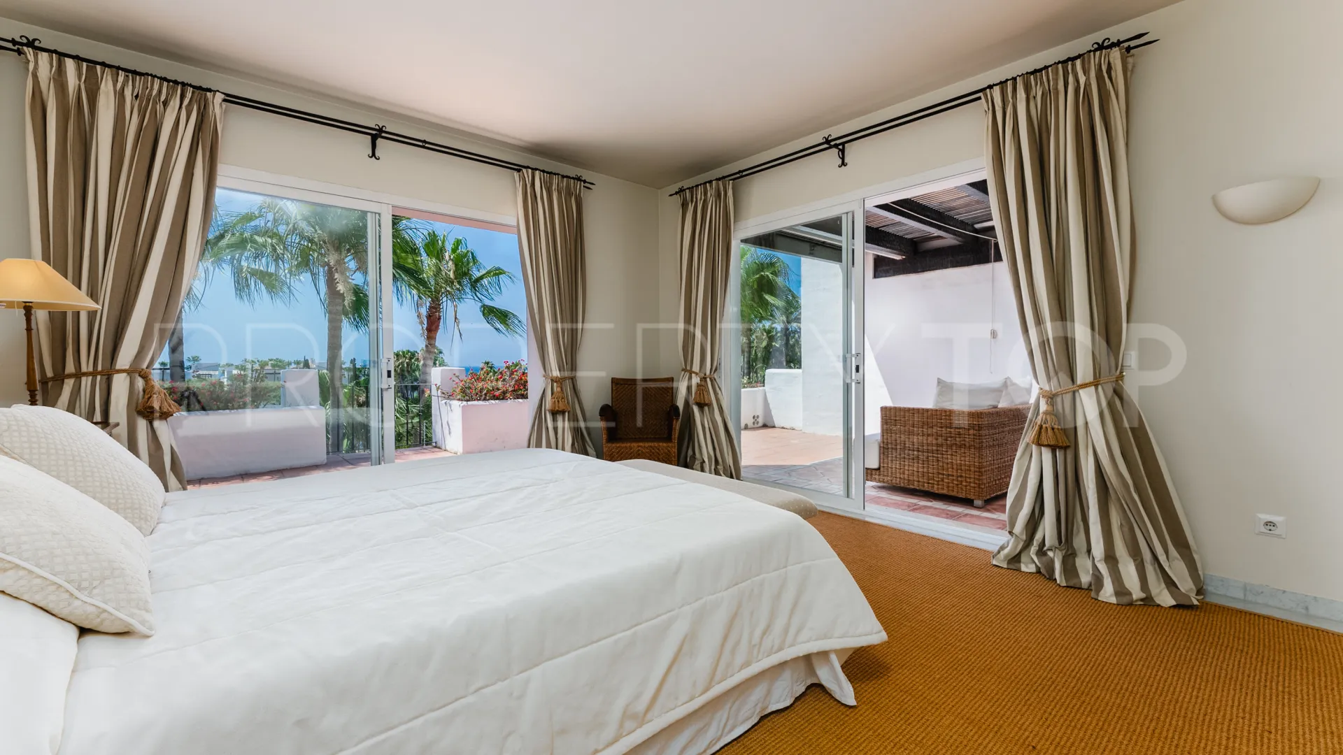For sale 4 bedrooms duplex penthouse in Marina Puente Romano
