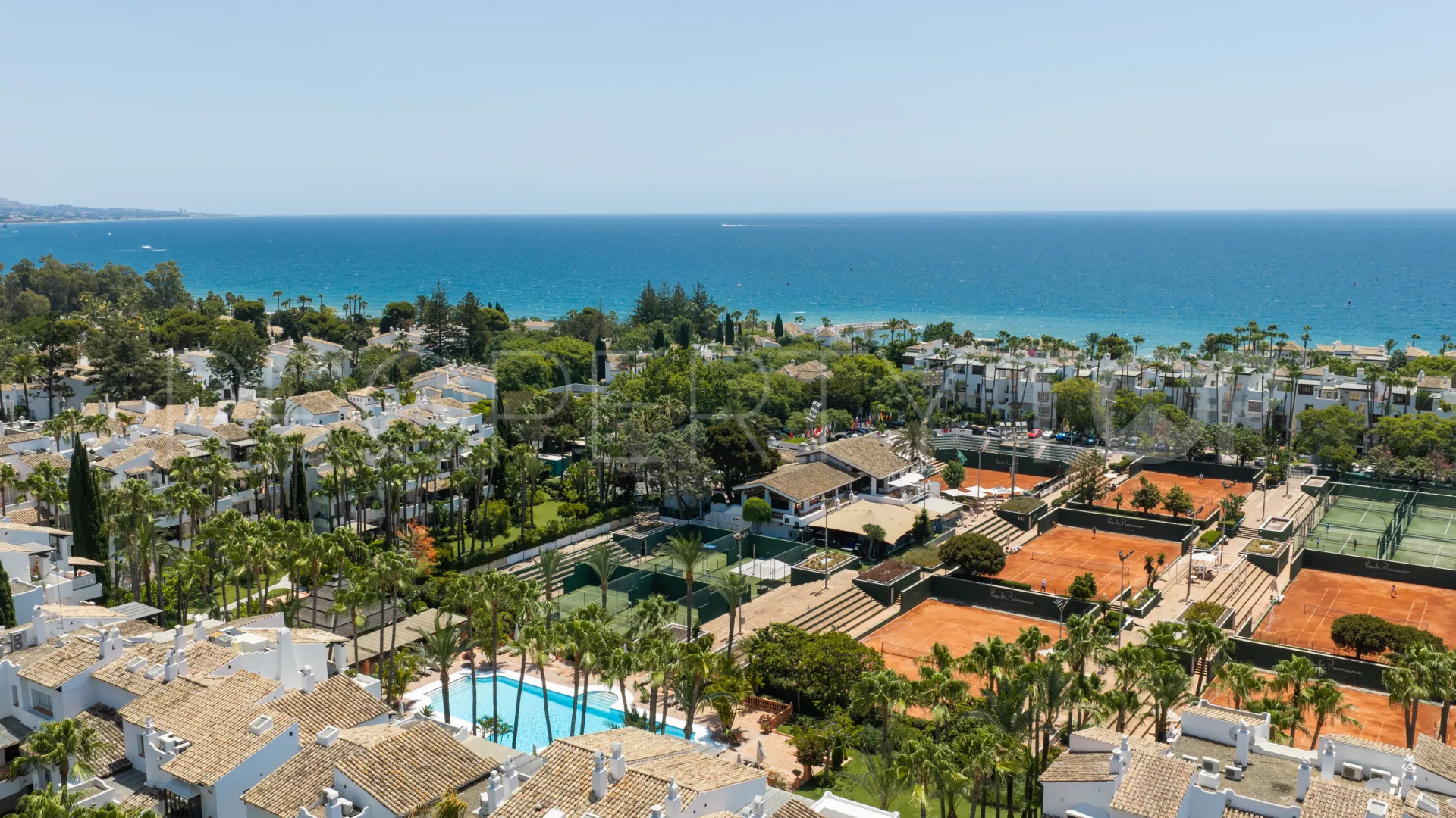 For sale 4 bedrooms duplex penthouse in Marina Puente Romano