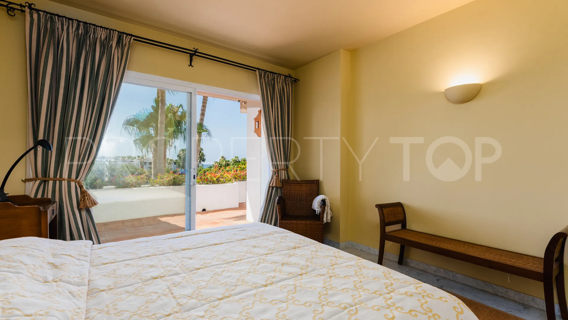 For sale 4 bedrooms duplex penthouse in Marina Puente Romano
