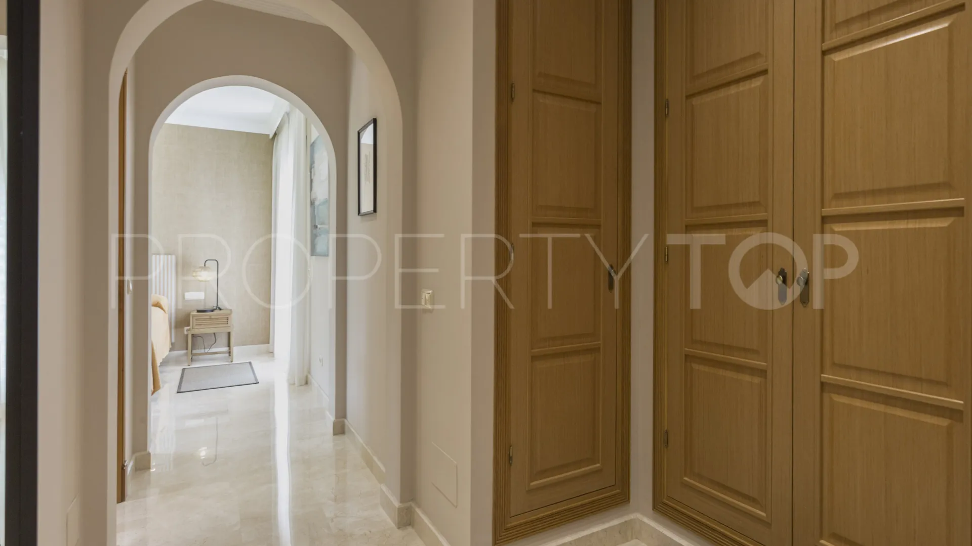 For sale El Madroñal villa with 7 bedrooms