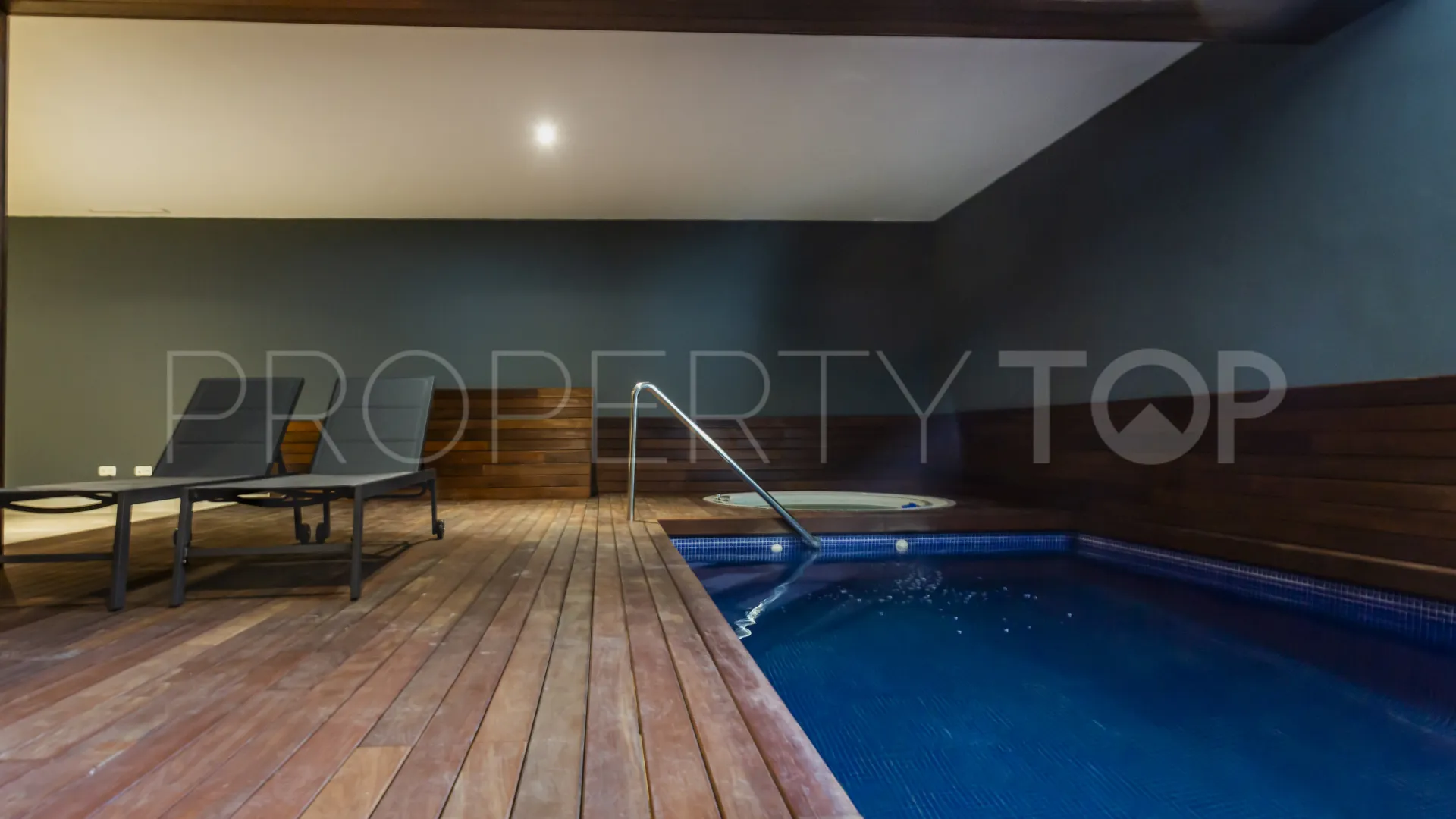 For sale El Madroñal villa with 7 bedrooms