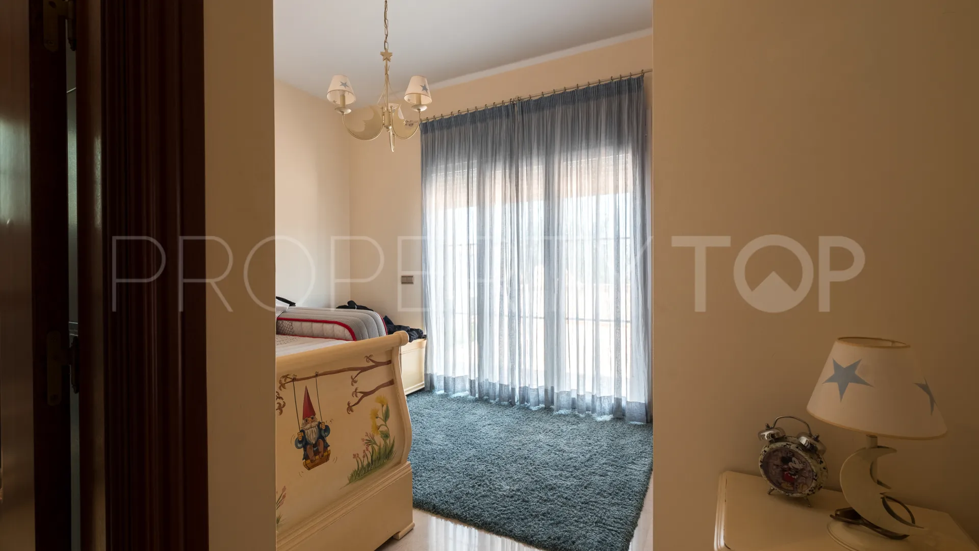 Se vende chalet en Alhaurin de la Torre con 5 dormitorios