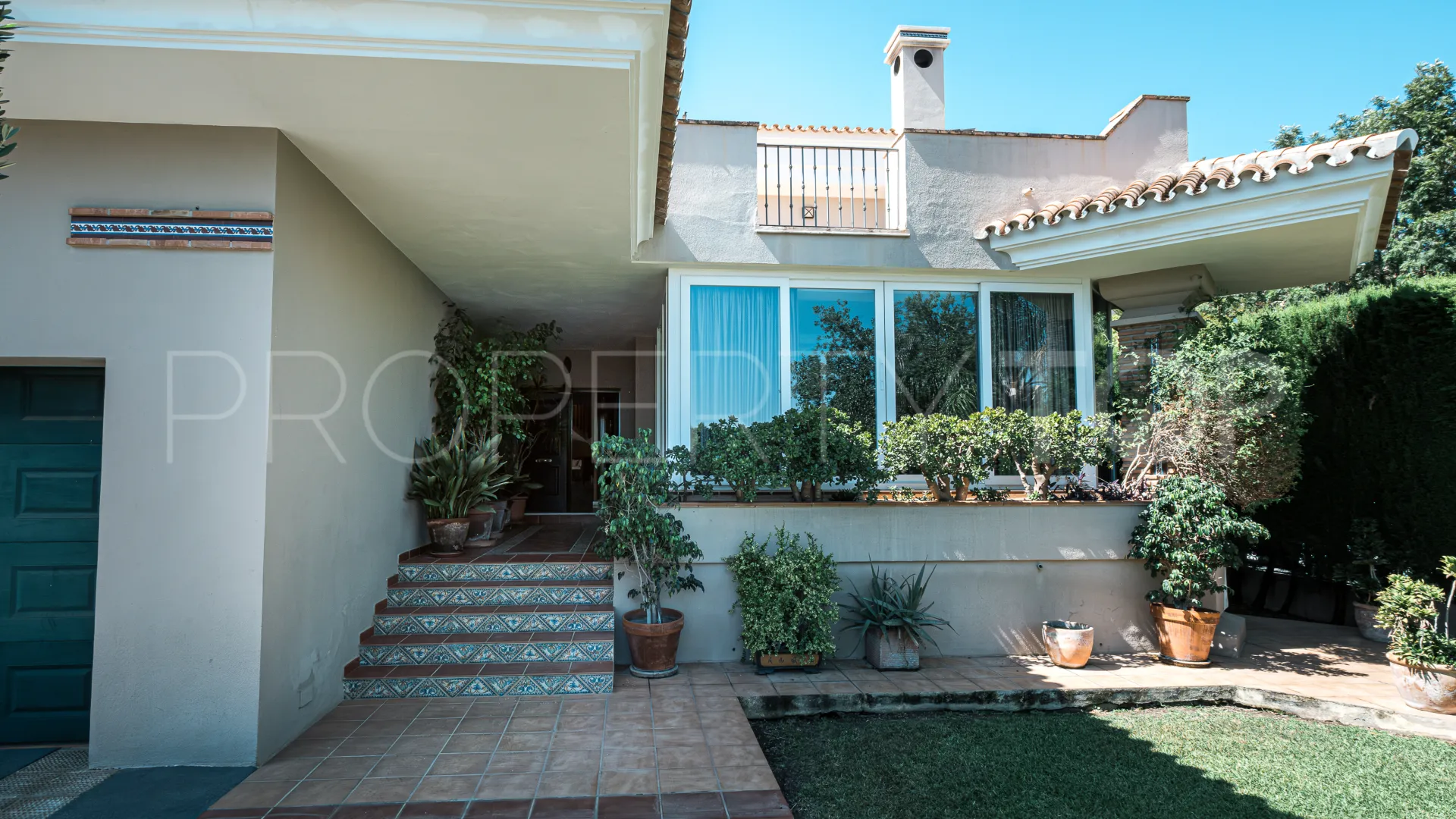 Se vende chalet en Alhaurin de la Torre con 5 dormitorios