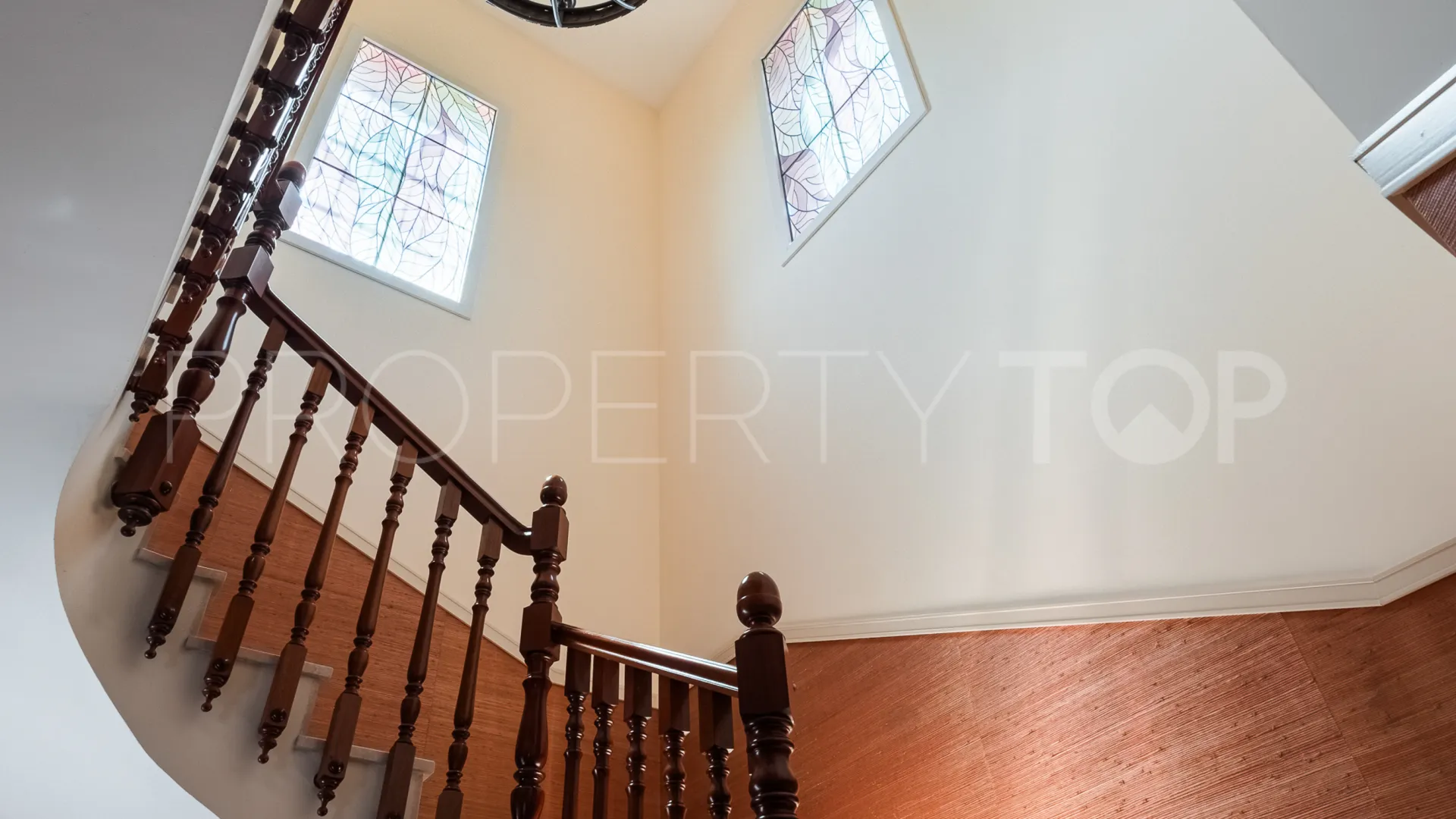 Se vende chalet en Alhaurin de la Torre con 5 dormitorios