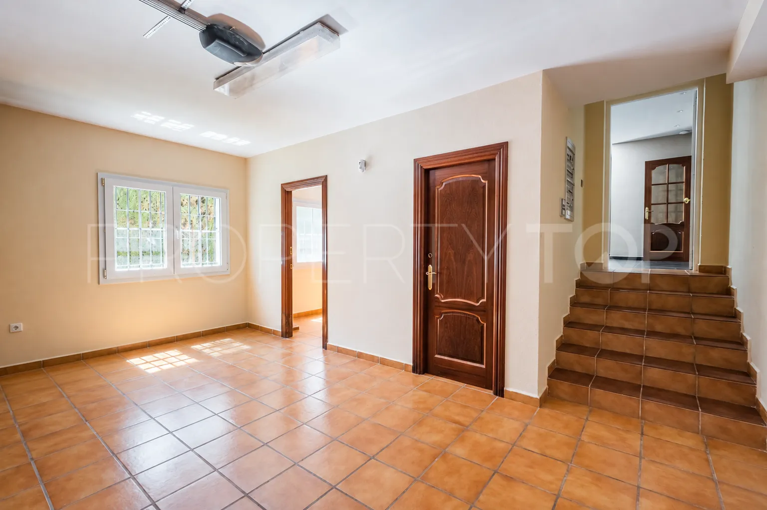 Se vende chalet en Alhaurin de la Torre con 5 dormitorios