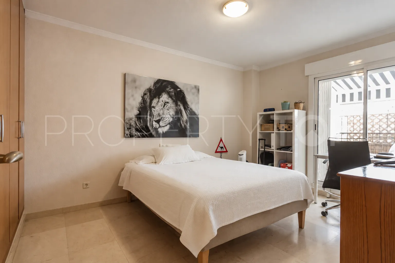 Apartamento en venta con 4 dormitorios en Playa Bajadilla - Puertos