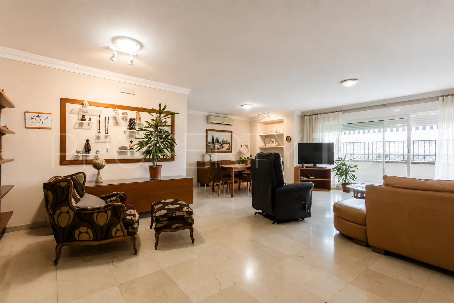 Apartamento en venta con 4 dormitorios en Playa Bajadilla - Puertos