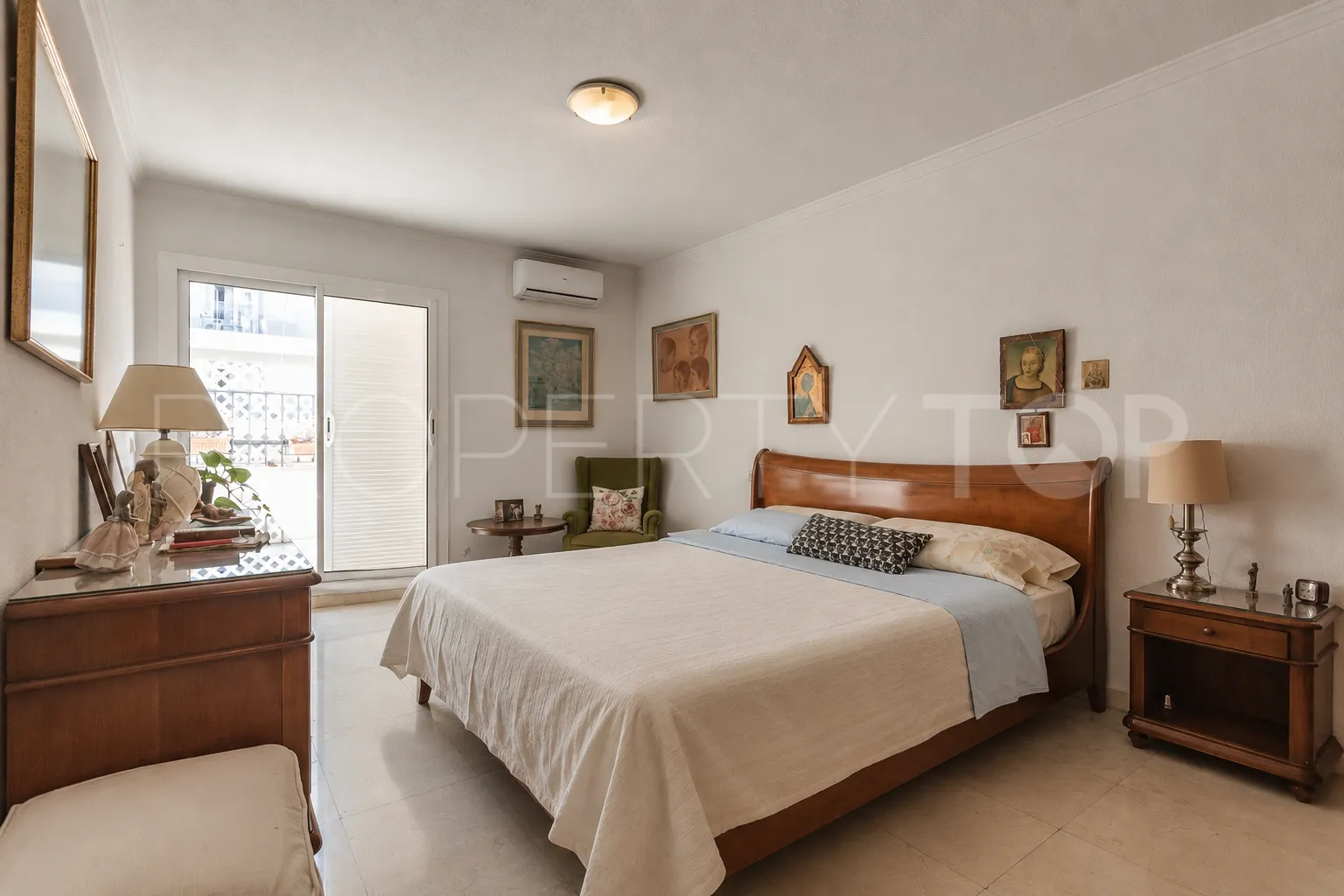 Apartamento en venta con 4 dormitorios en Playa Bajadilla - Puertos