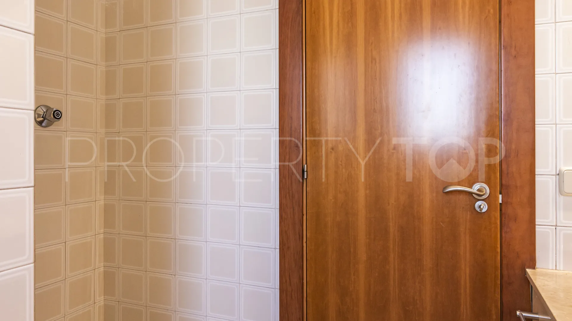 Apartamento en venta con 4 dormitorios en Playa Bajadilla - Puertos