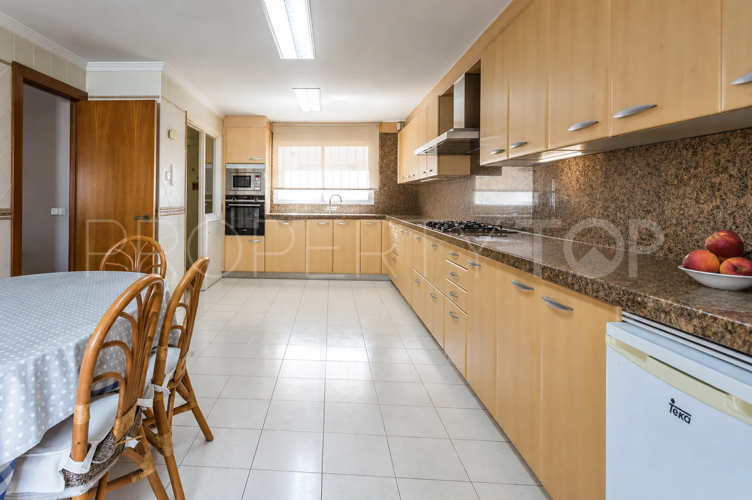 Apartamento en venta con 4 dormitorios en Playa Bajadilla - Puertos