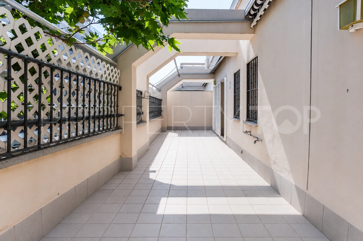 Apartamento en venta con 4 dormitorios en Playa Bajadilla - Puertos