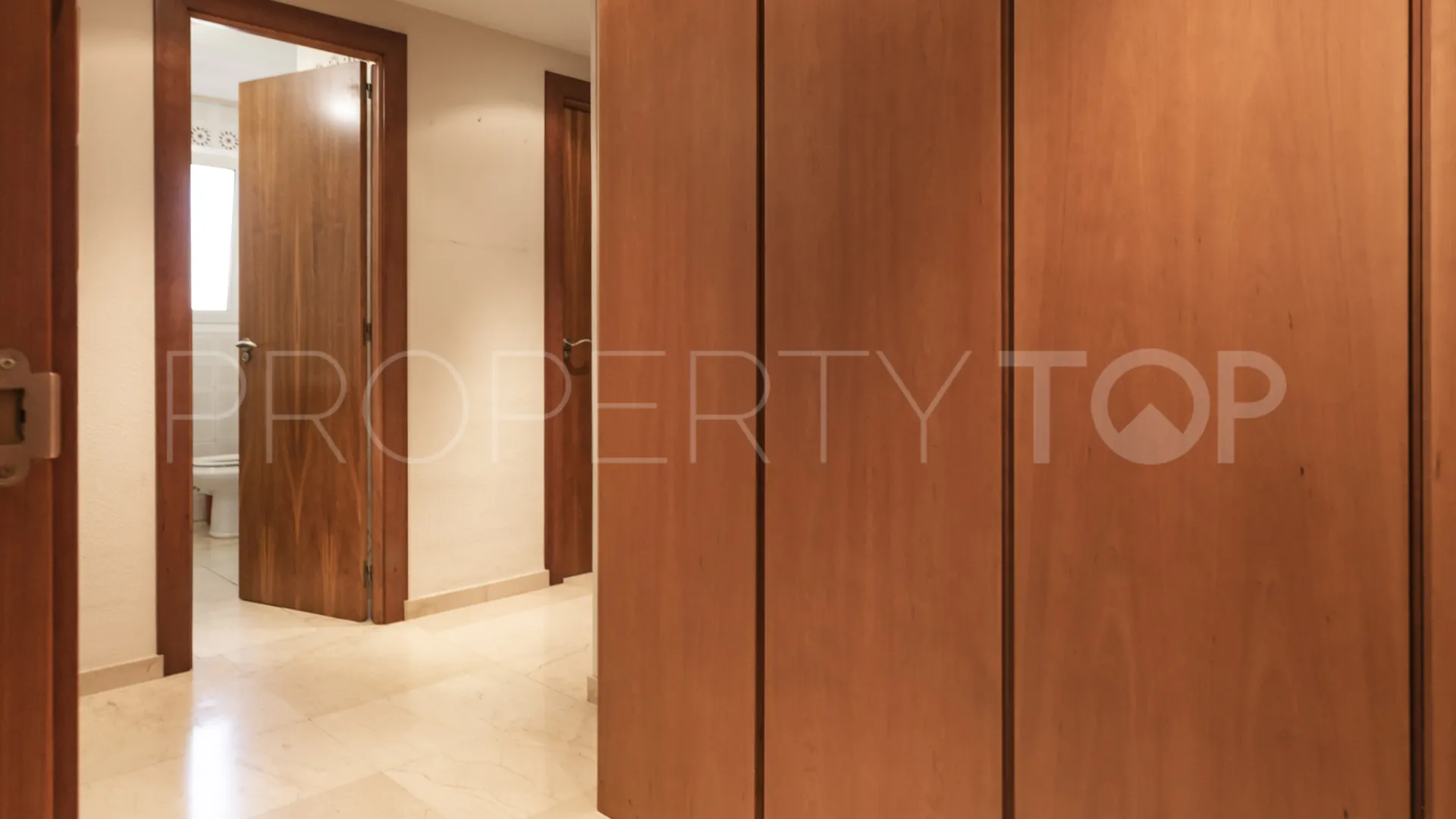 Apartamento en venta con 4 dormitorios en Playa Bajadilla - Puertos