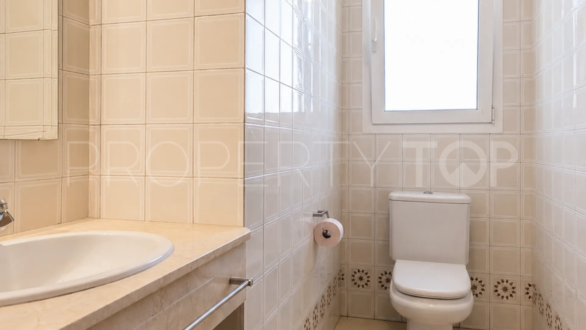Apartamento en venta con 4 dormitorios en Playa Bajadilla - Puertos