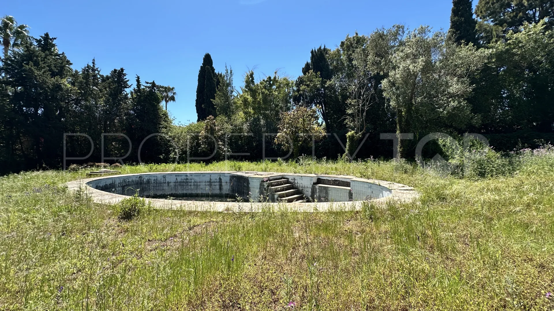 Plot for sale in Guadalmina Baja