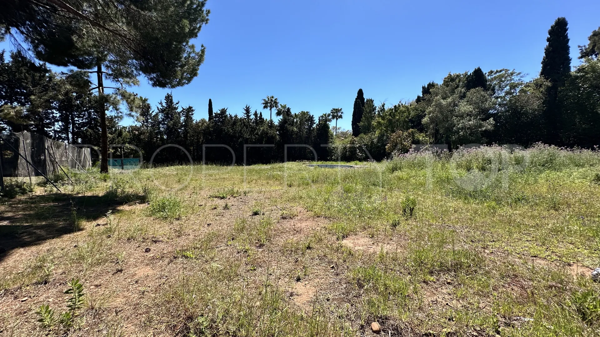 Plot for sale in Guadalmina Baja