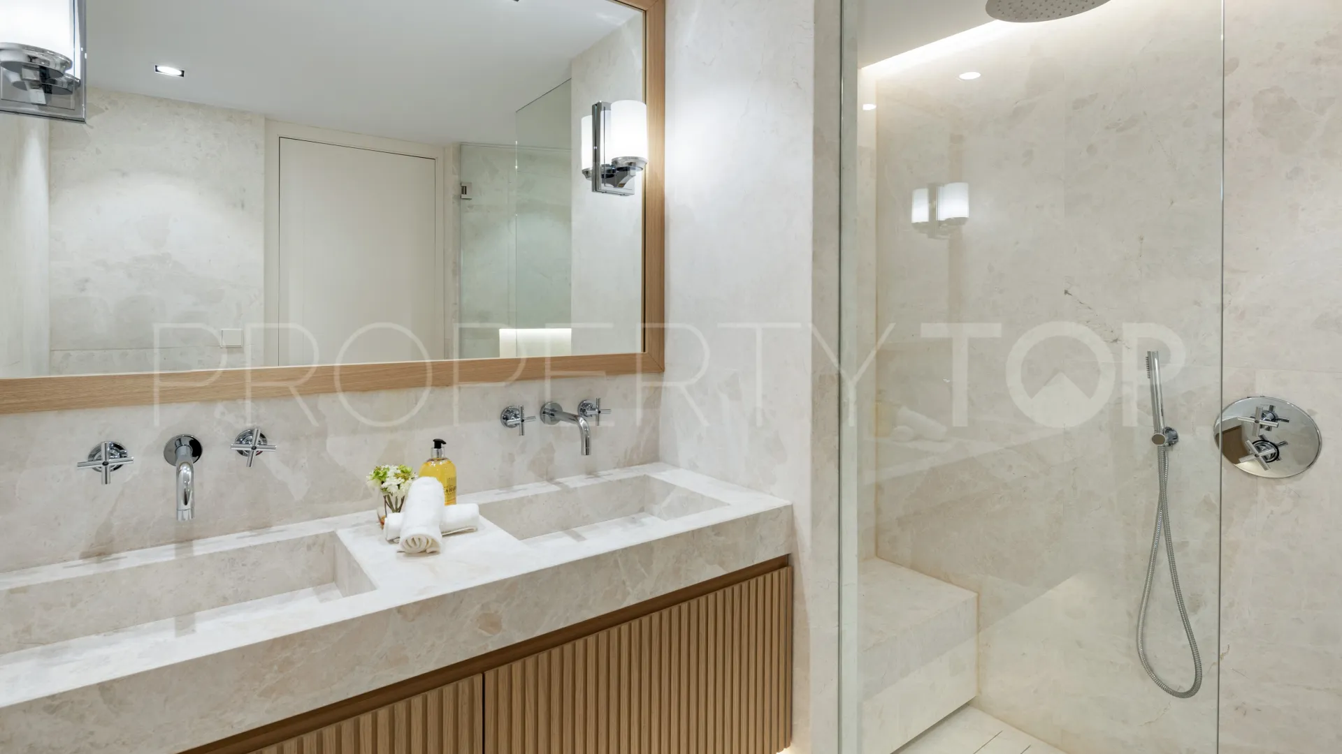 For sale Las Brisas villa
