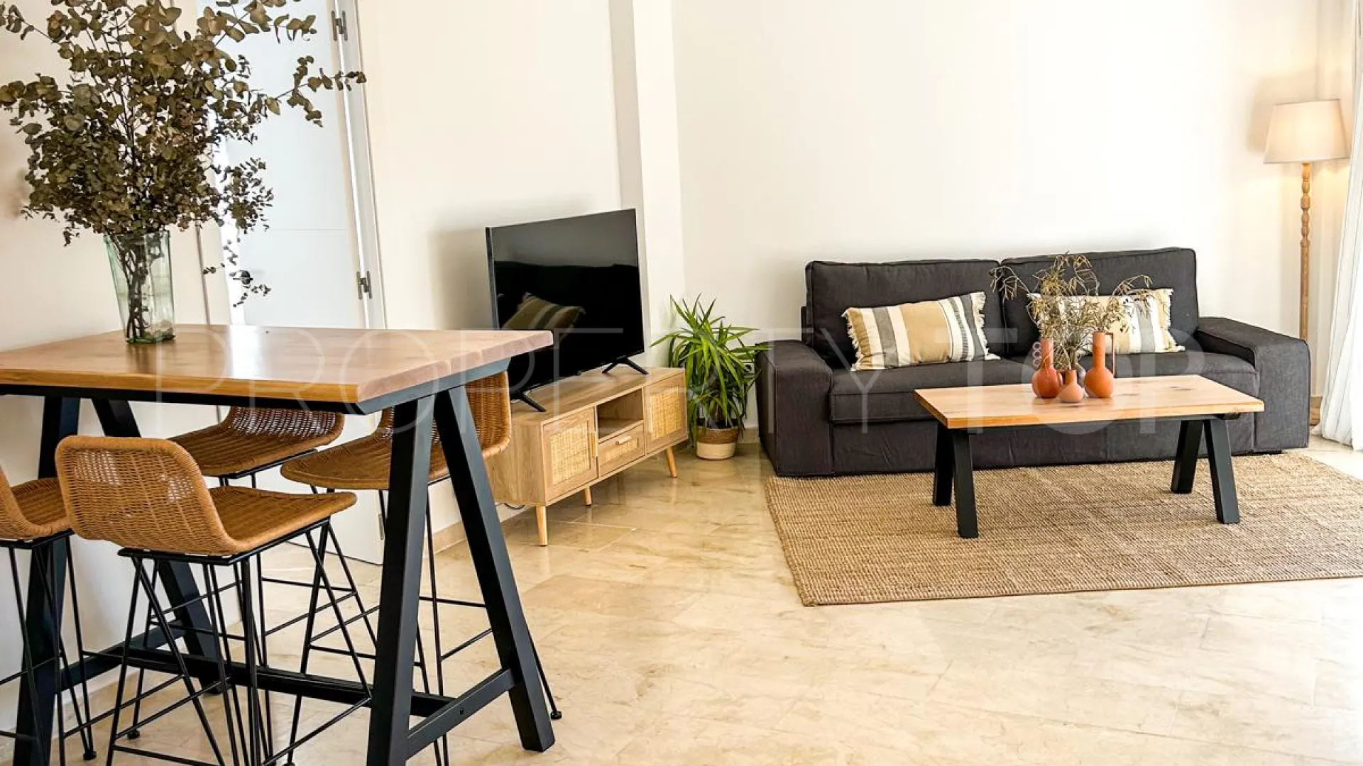Se vende apartamento con 2 dormitorios en Atalaya