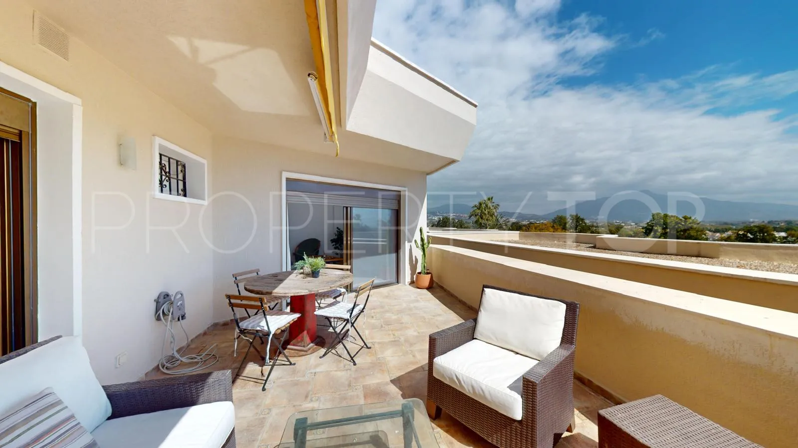 Se vende apartamento con 2 dormitorios en Atalaya