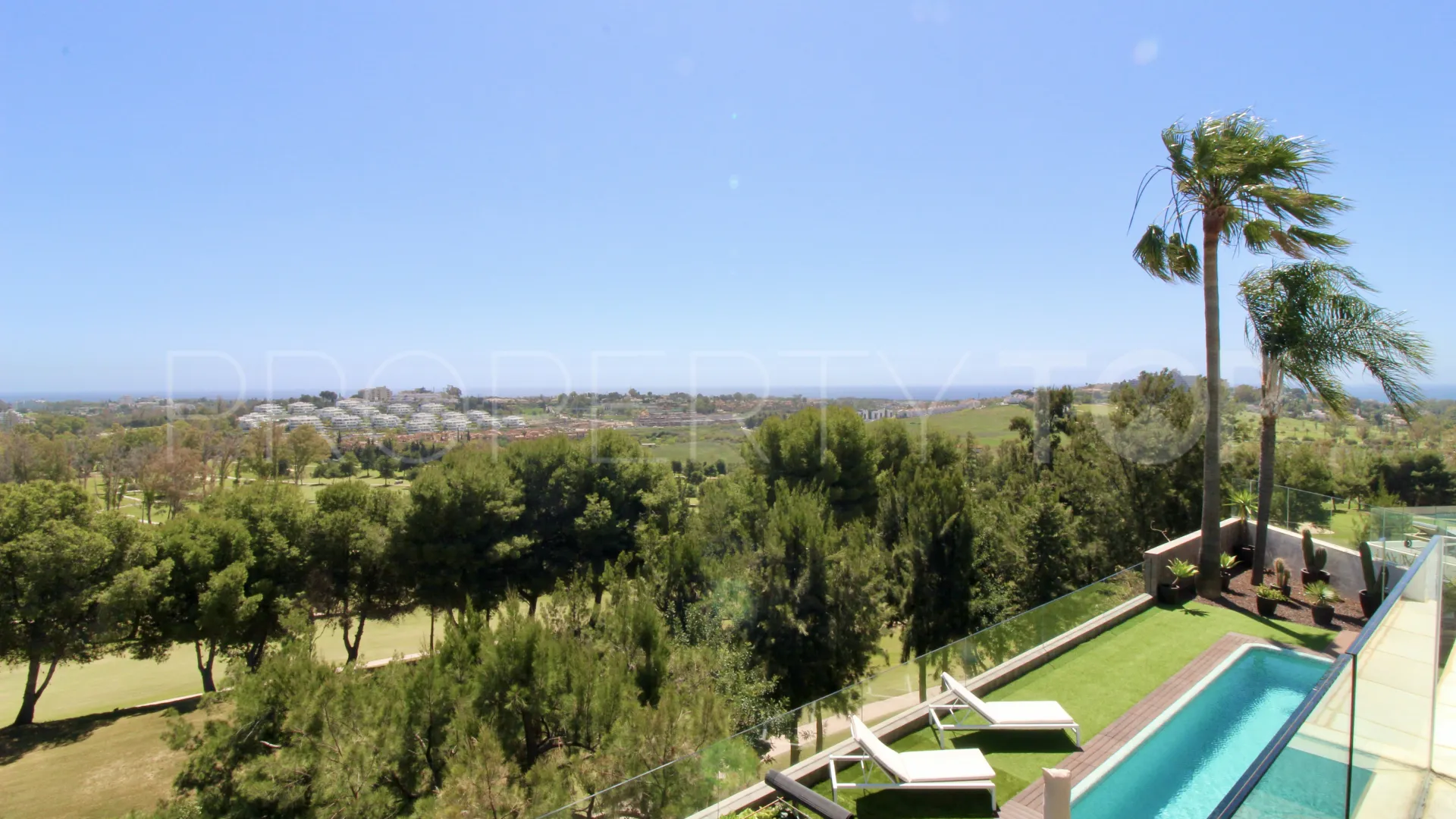 Villa de 4 dormitorios en venta en Nueva Atalaya