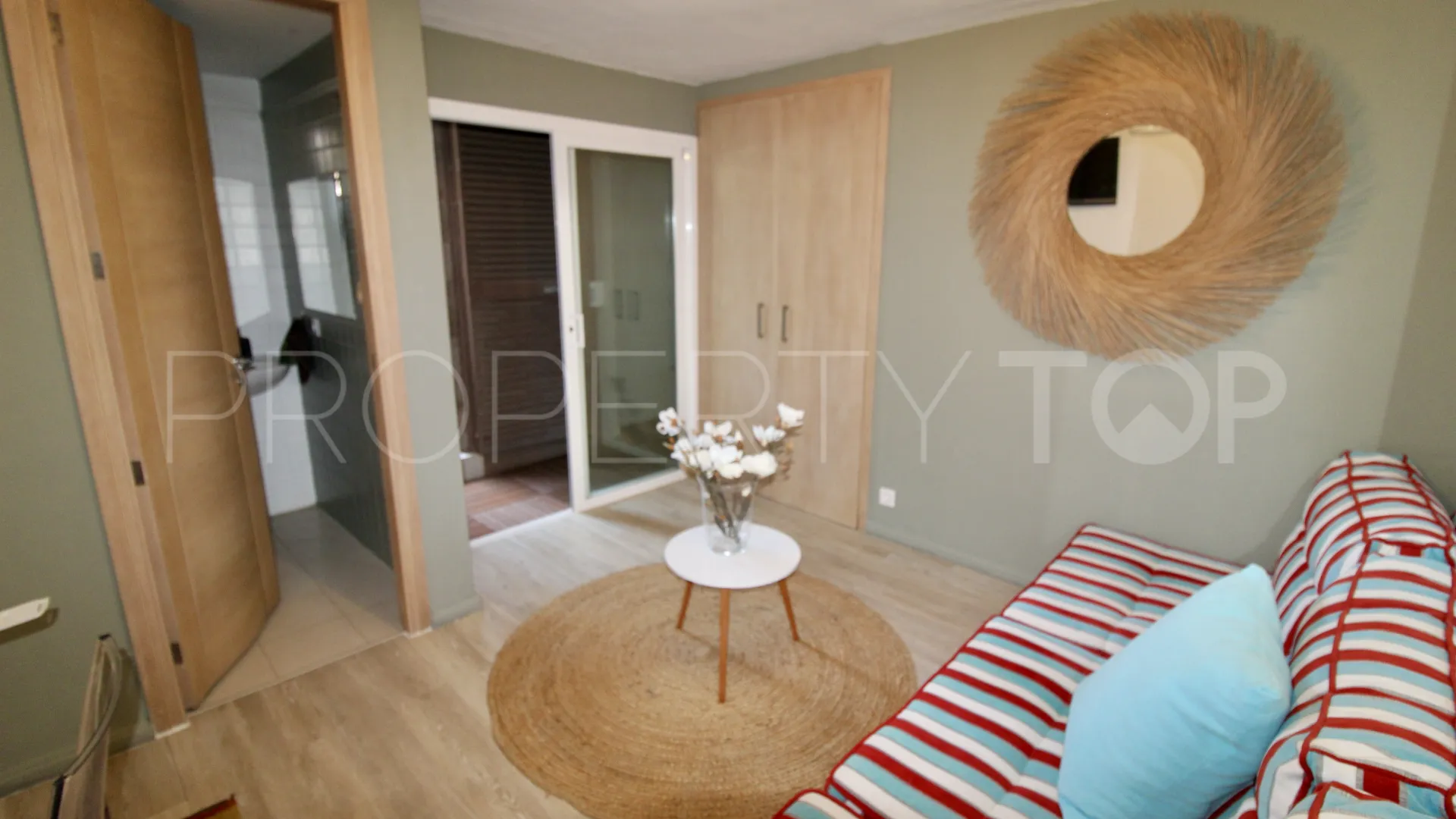 Villa de 4 dormitorios en venta en Nueva Atalaya