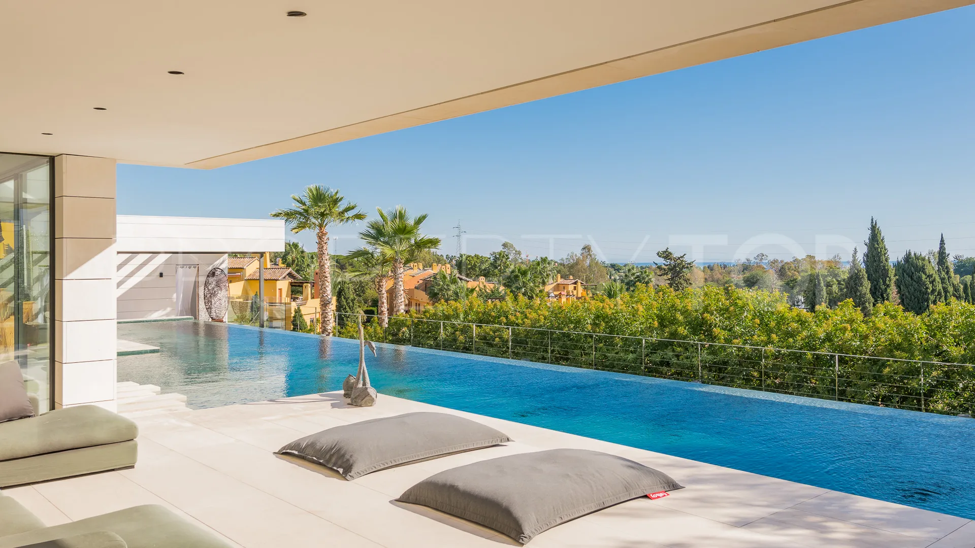 6 bedrooms Lomas del Virrey villa for sale
