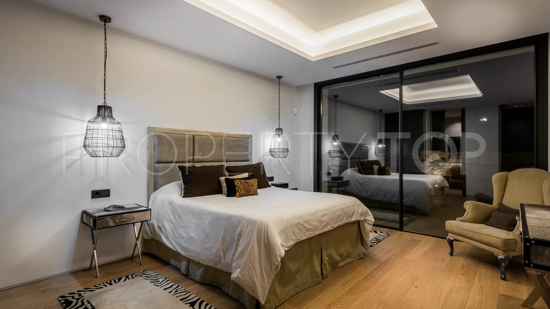 6 bedrooms Lomas del Virrey villa for sale