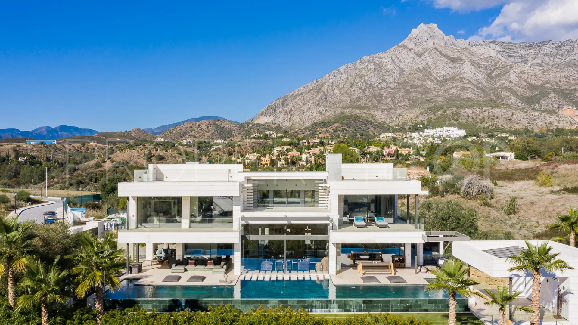 6 bedrooms Lomas del Virrey villa for sale