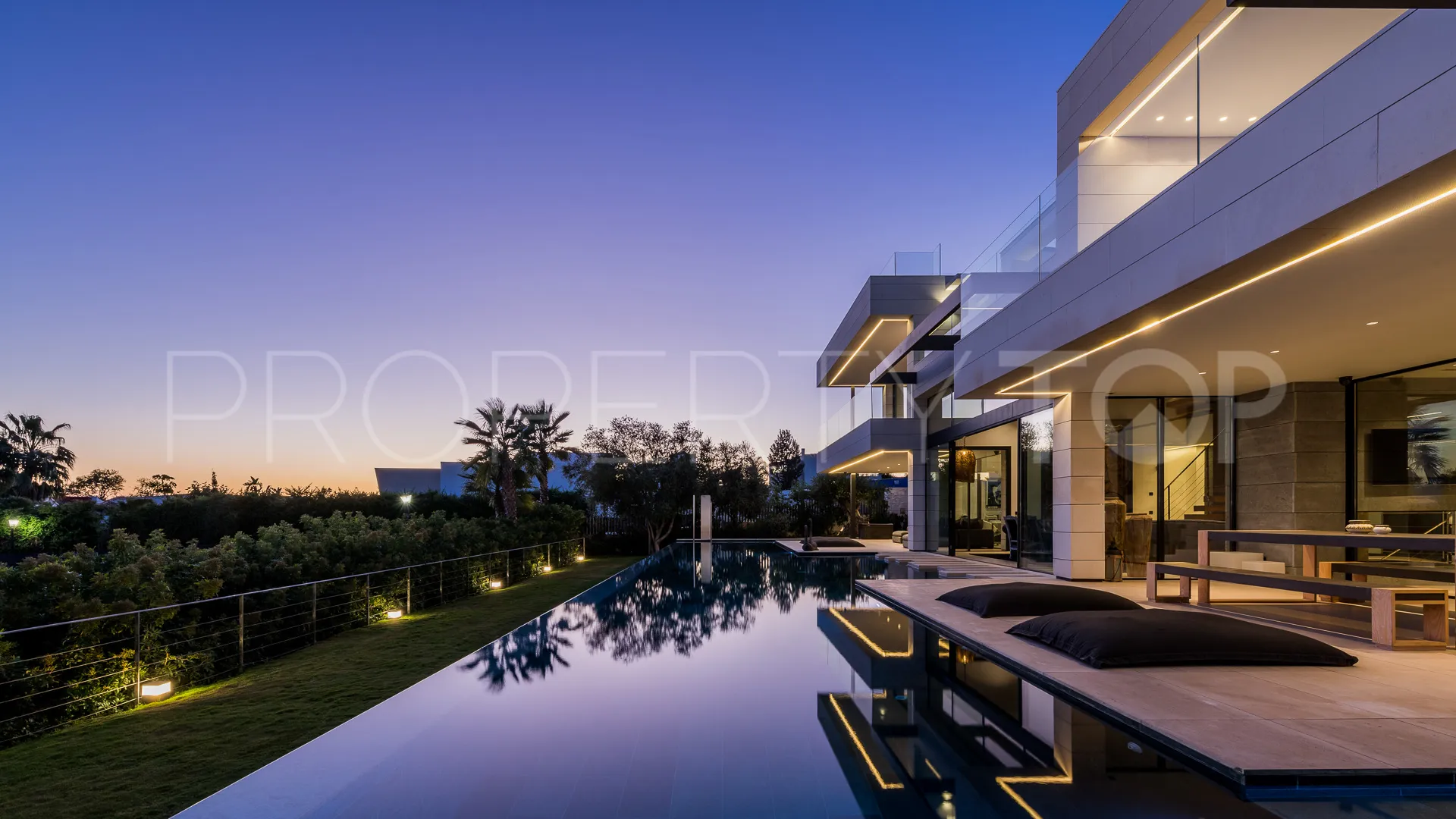 6 bedrooms Lomas del Virrey villa for sale