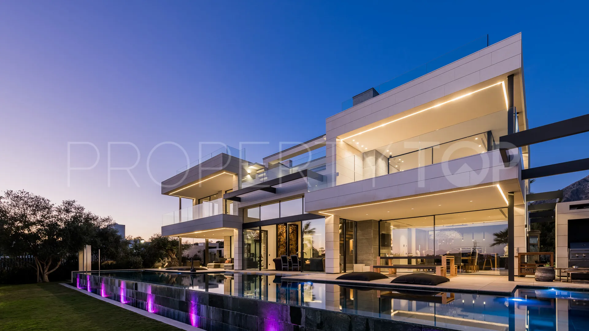 6 bedrooms Lomas del Virrey villa for sale