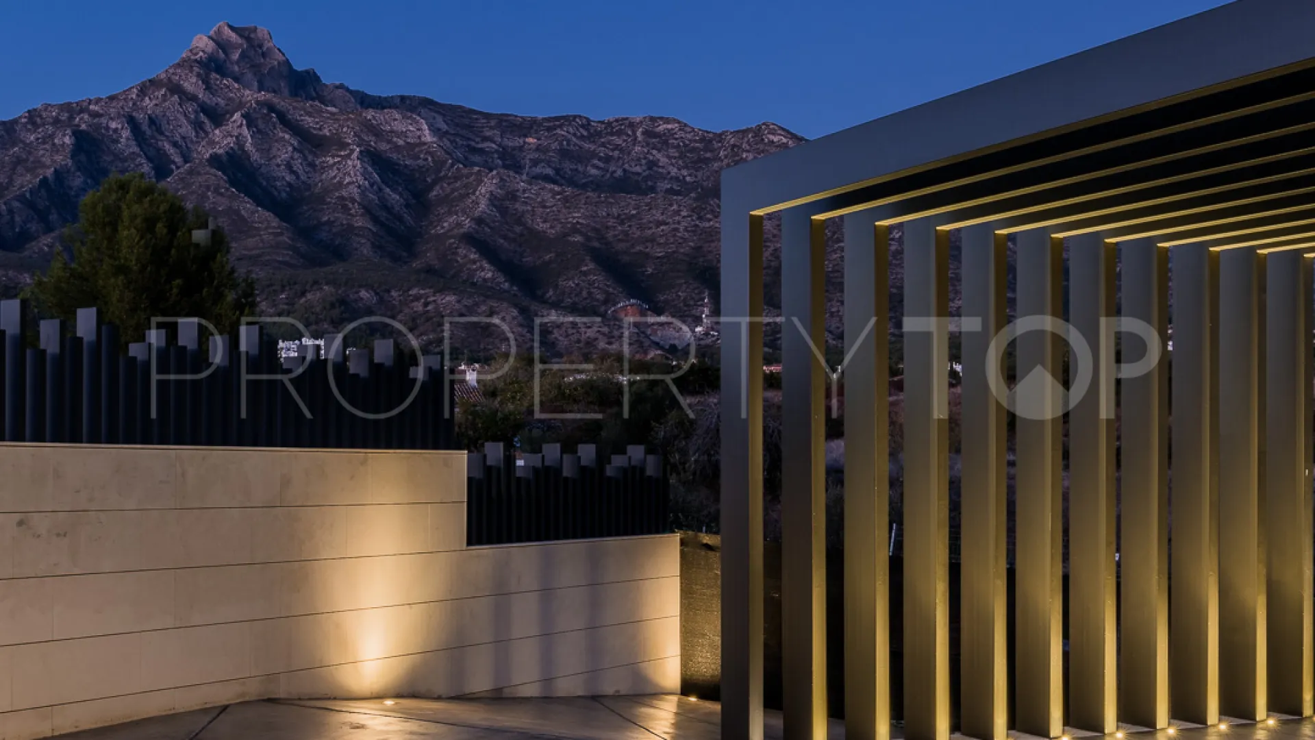 6 bedrooms Lomas del Virrey villa for sale