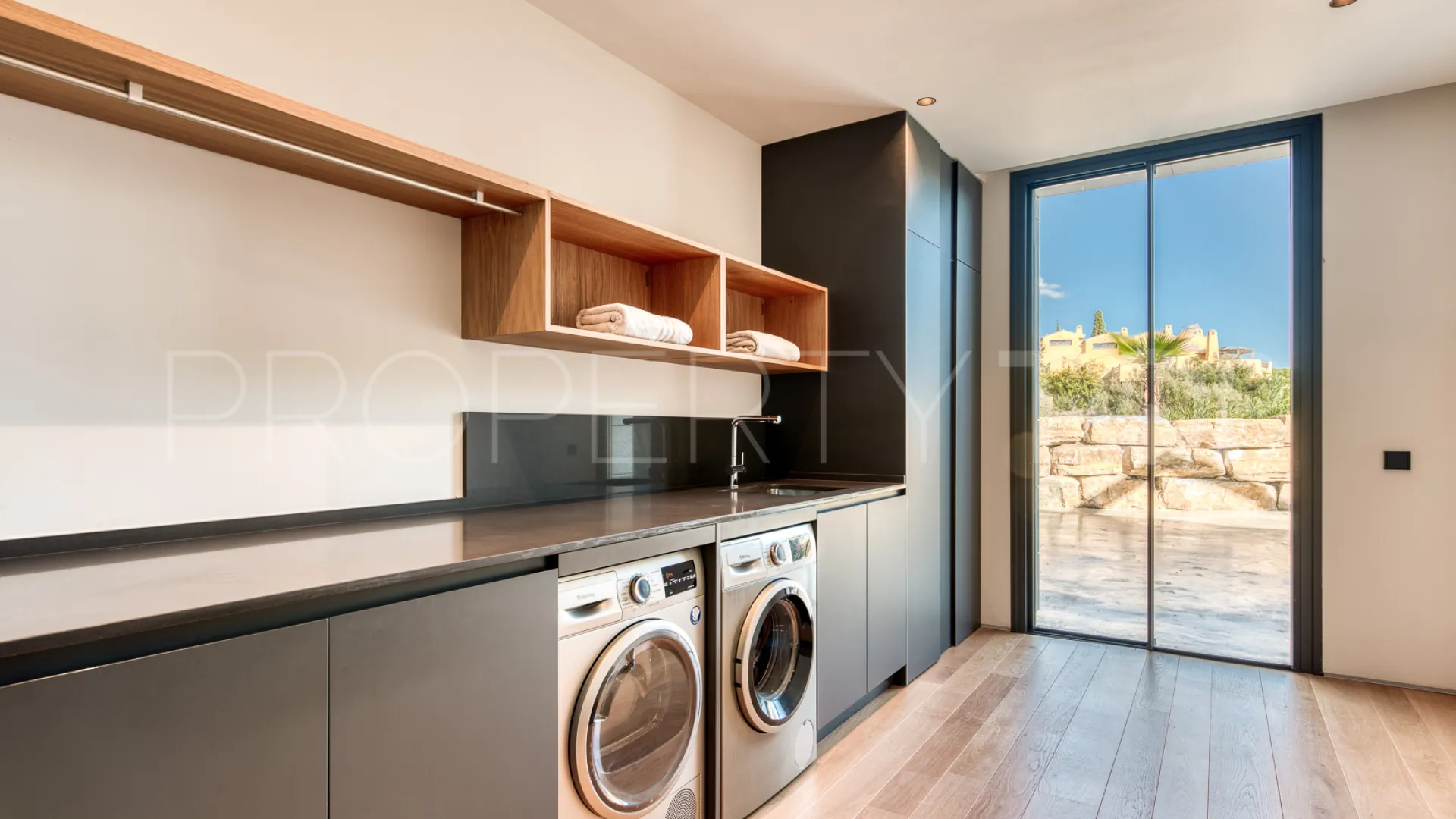 6 bedrooms Lomas del Virrey villa for sale