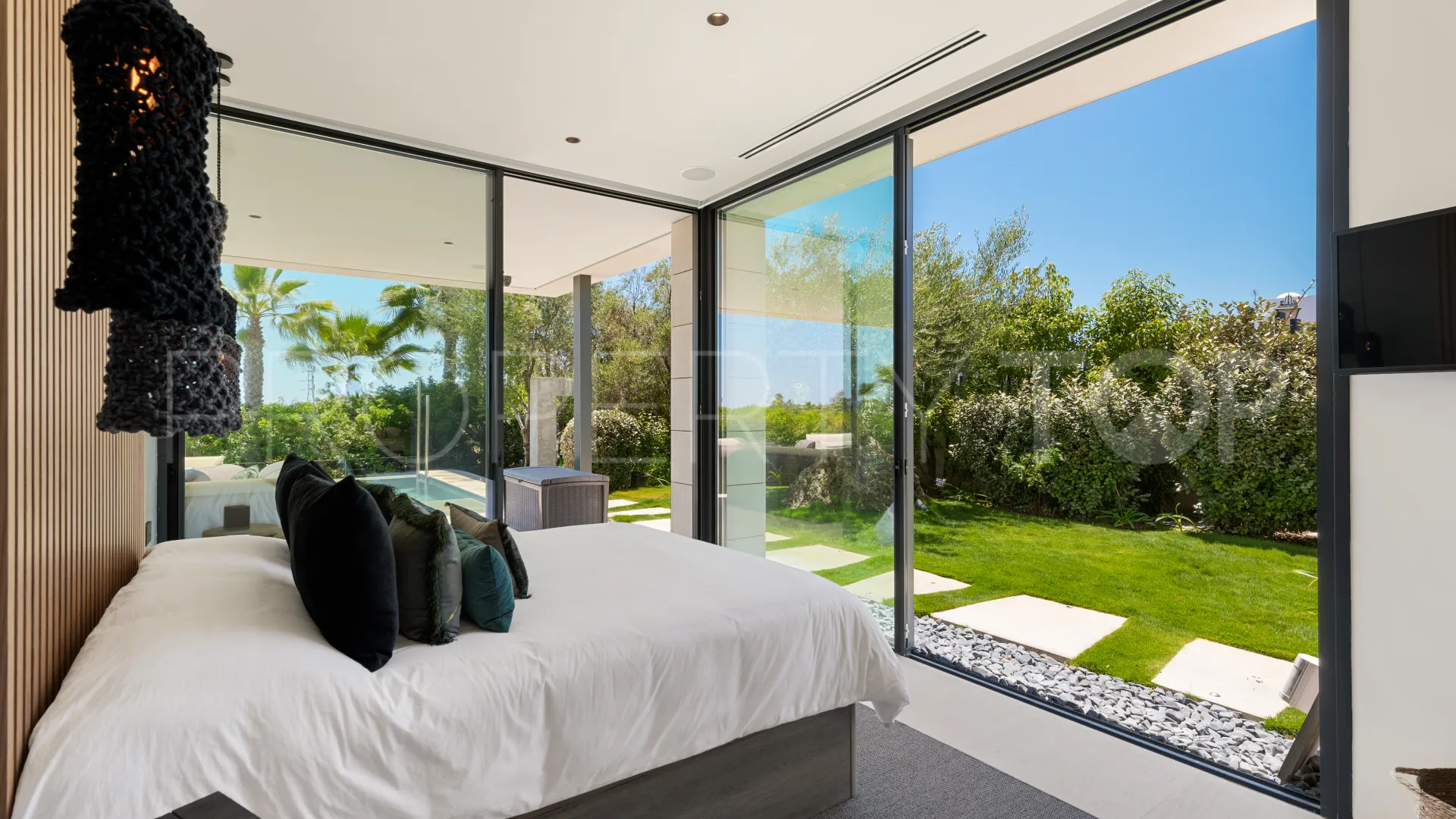 6 bedrooms Lomas del Virrey villa for sale
