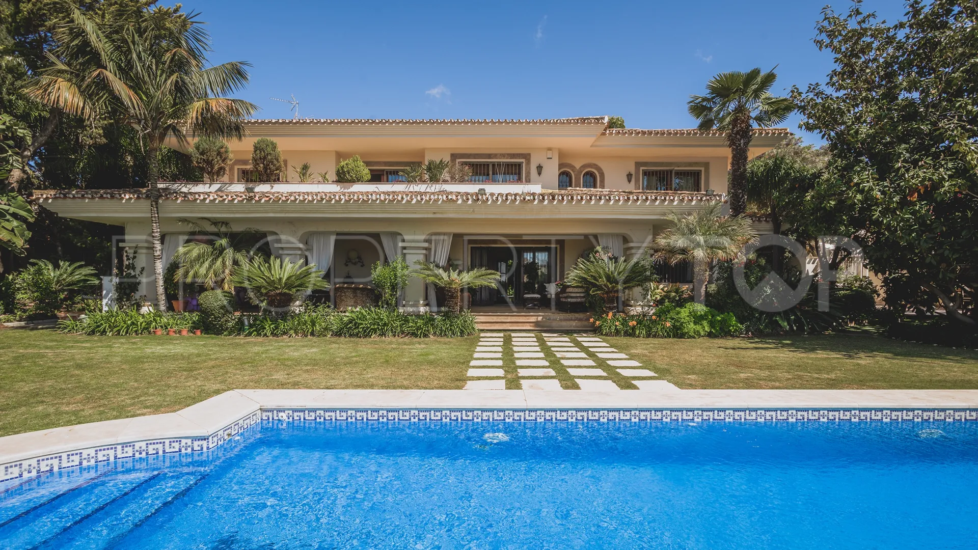 For sale 4 bedrooms villa in Xarblanca