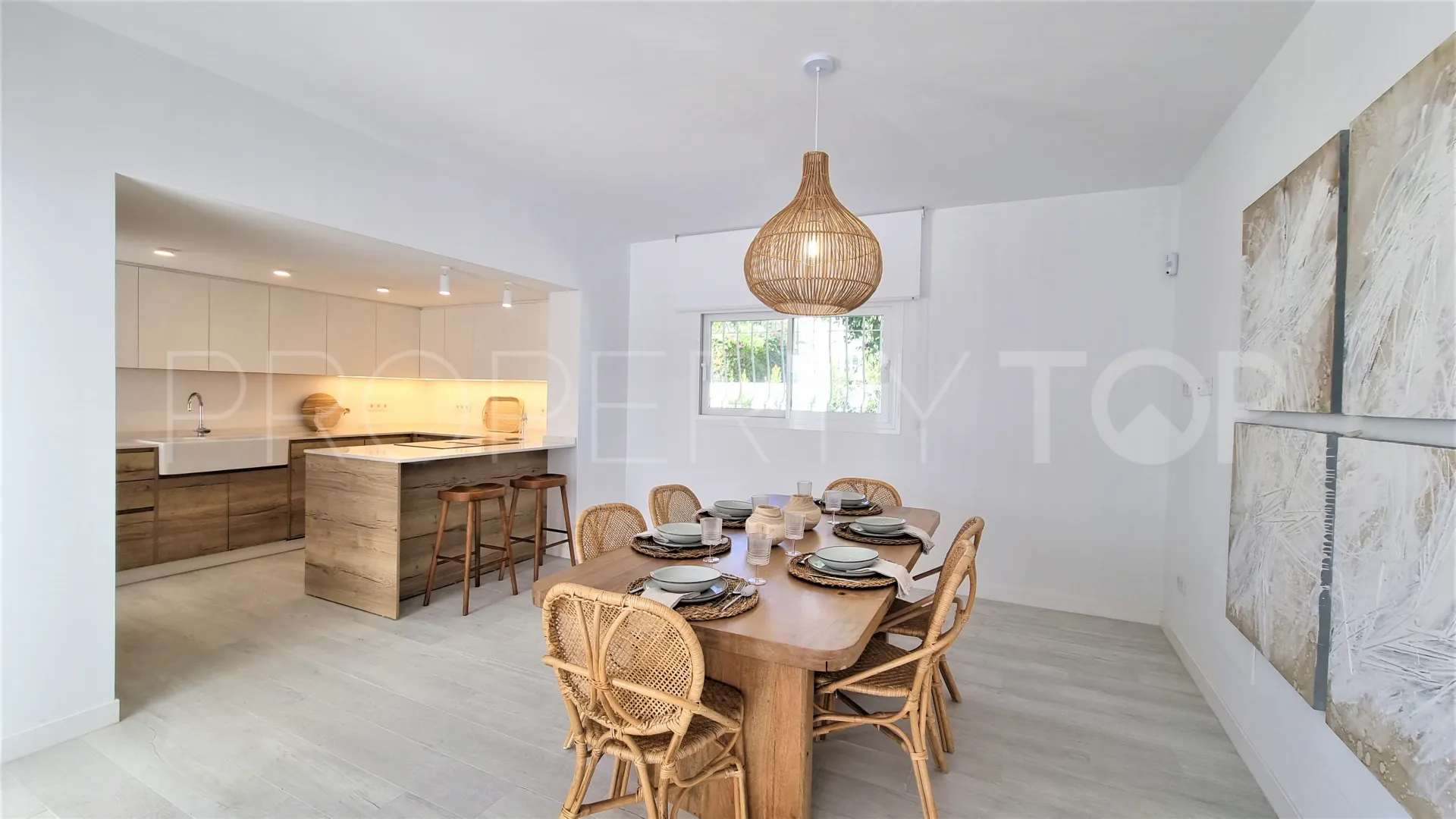 For sale villa in Guadalmina Alta with 5 bedrooms