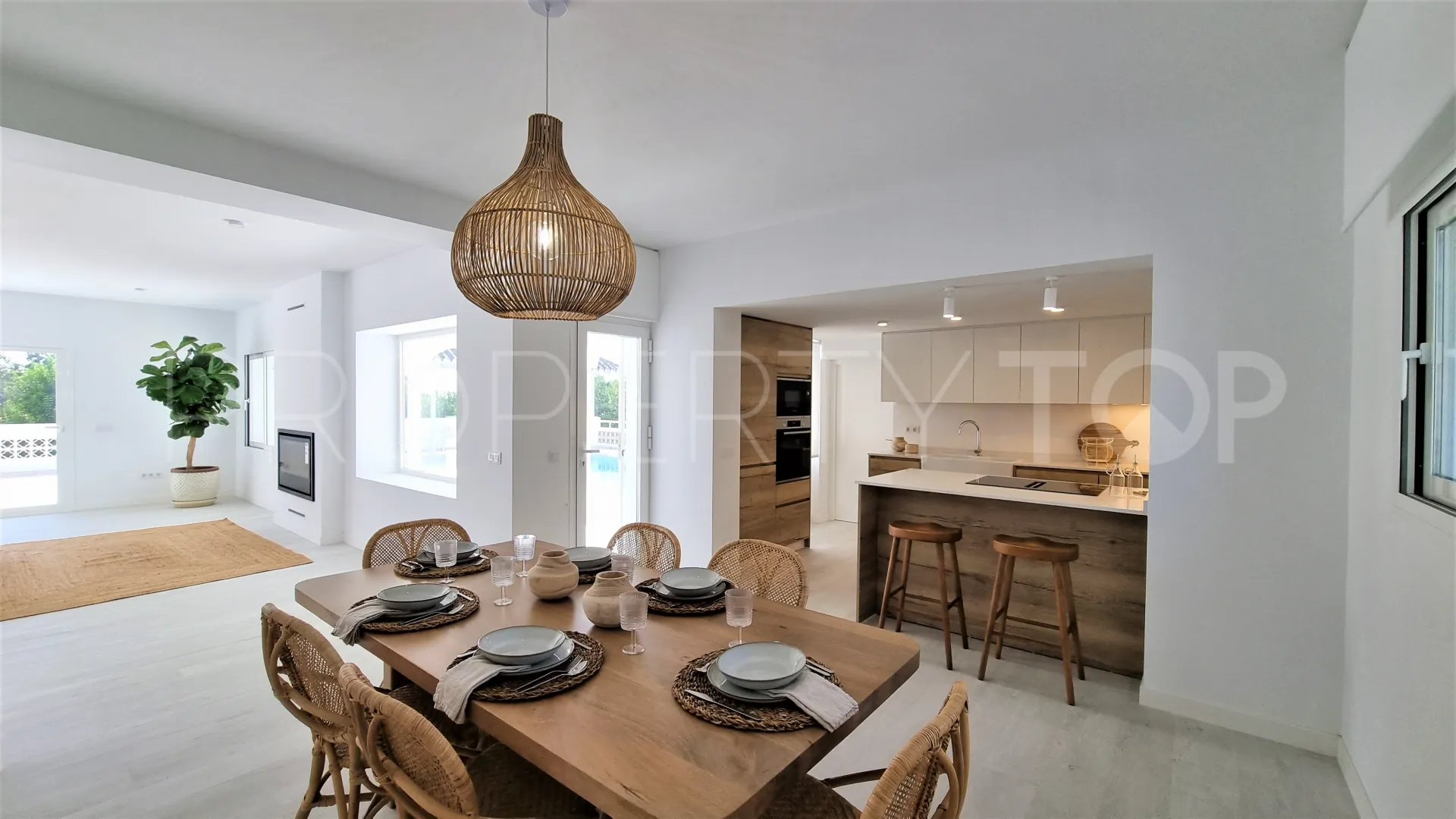 For sale villa in Guadalmina Alta with 5 bedrooms