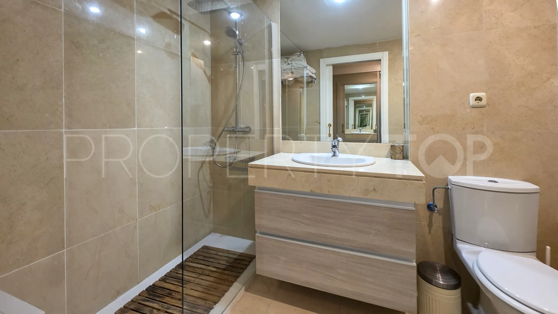 Se vende apartamento planta baja en Los Granados Playa de 3 dormitorios